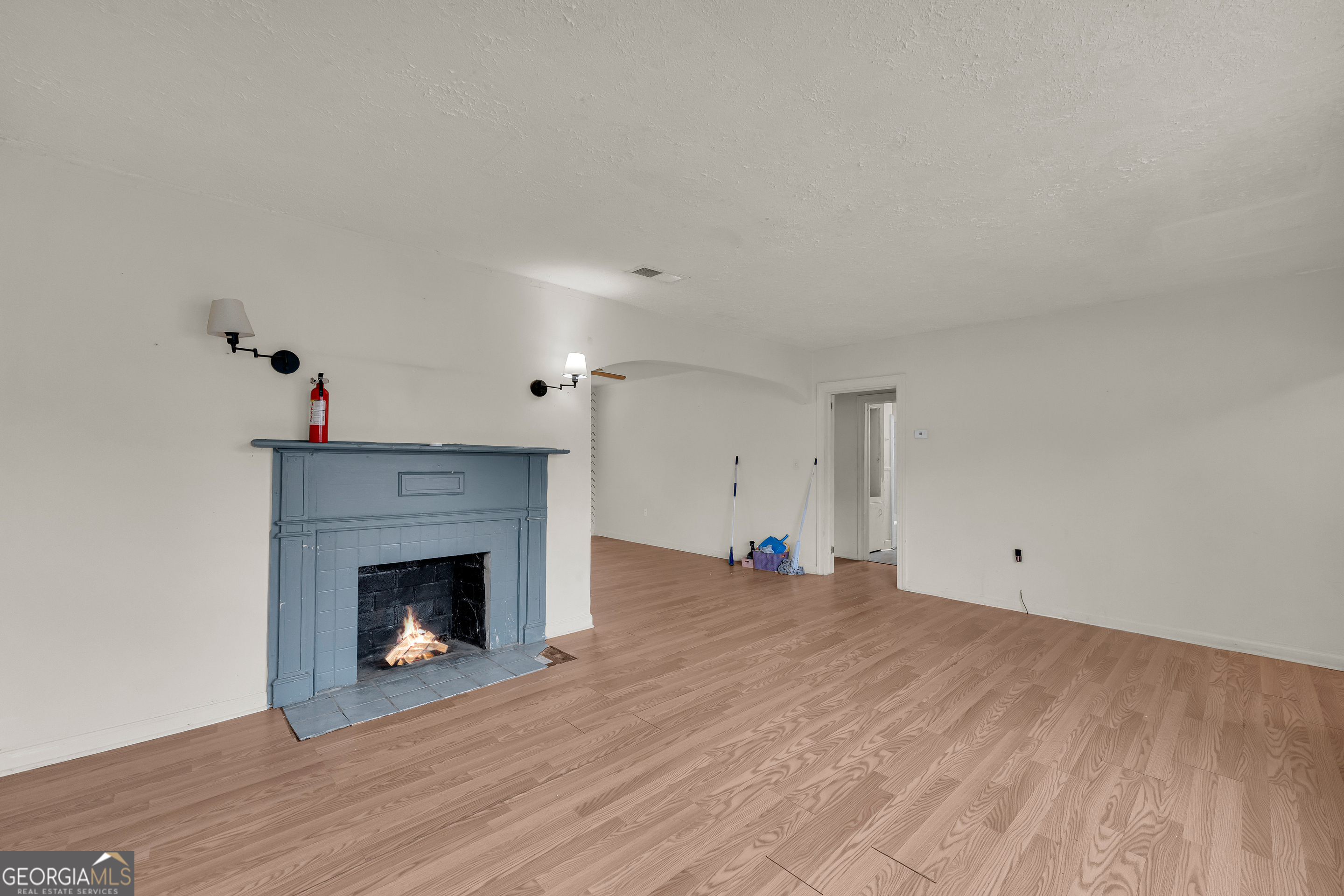 221 Edwards Street Property Photo 4