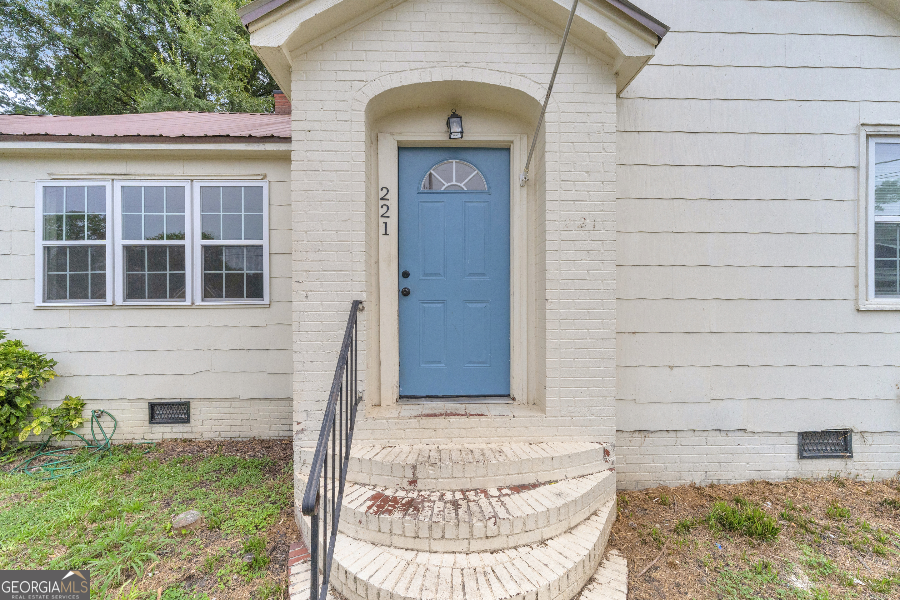 221 Edwards Street Property Photo 6
