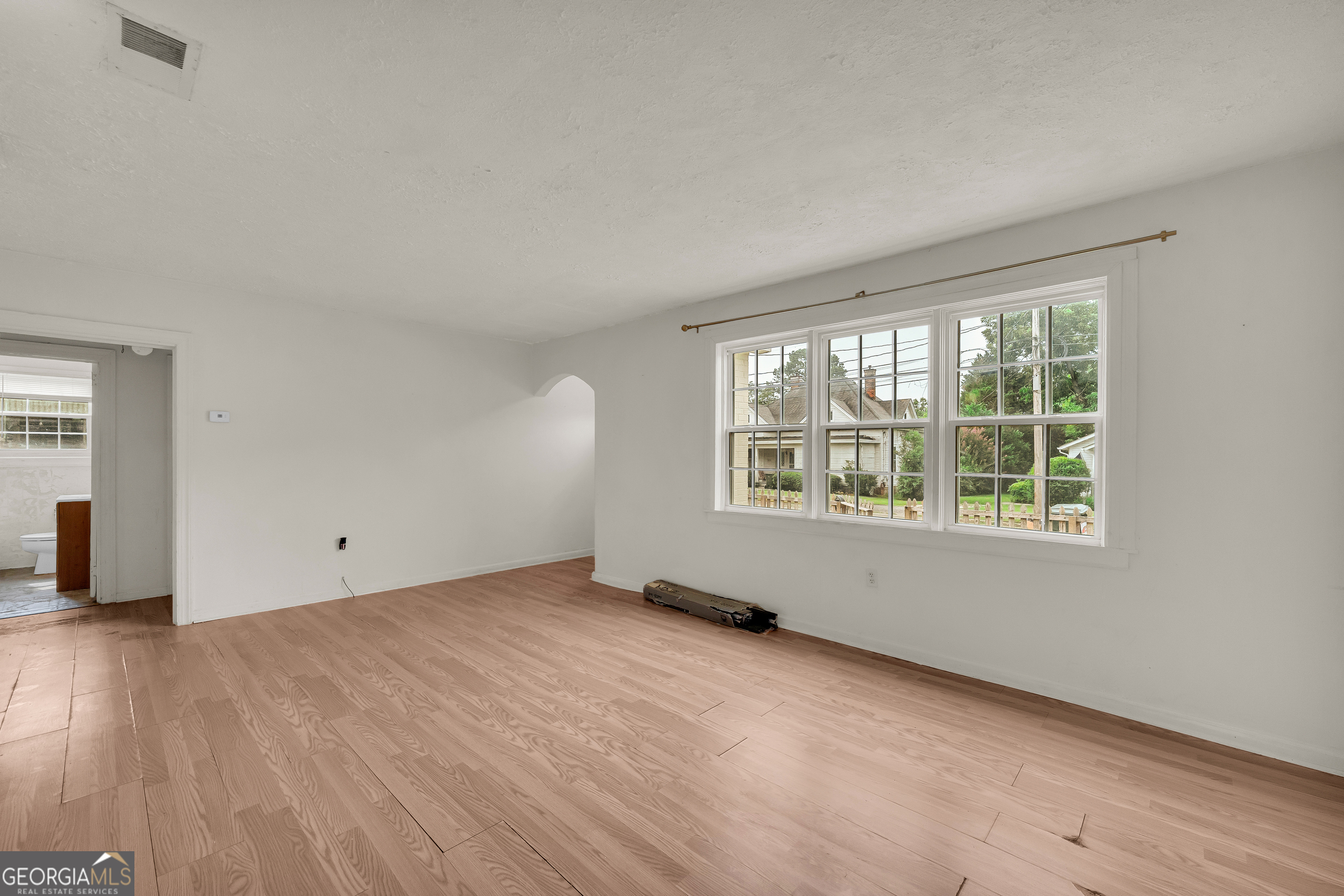 221 Edwards Street Property Photo 9