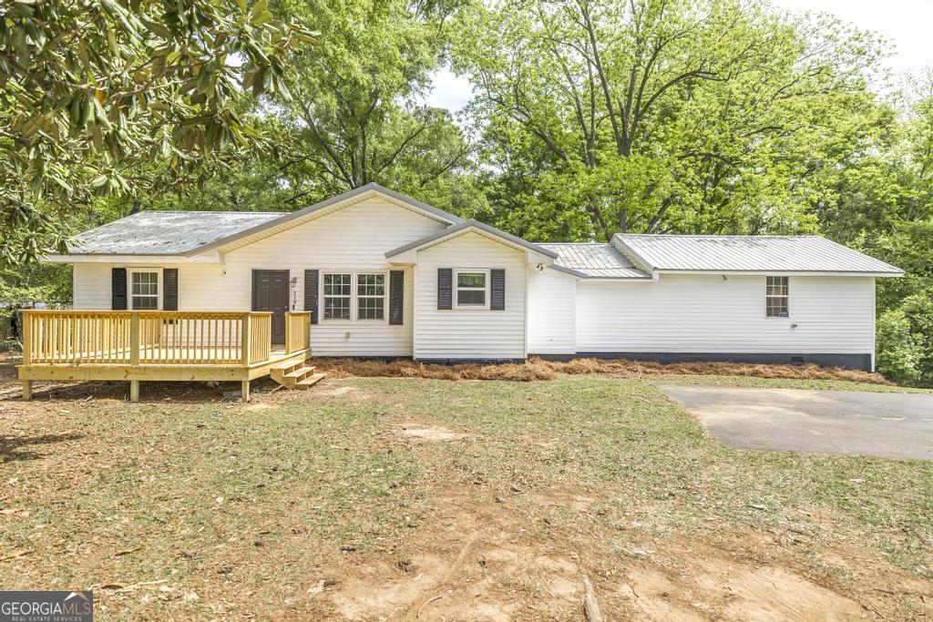 219 Sleepy Hollow Road Property Photo 1