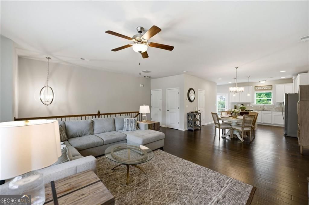 3482 Abbey Way Property Photo 4