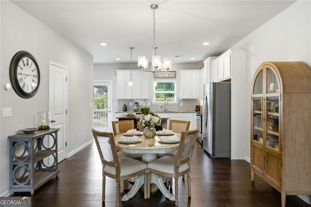 3482 Abbey Way Property Photo 6