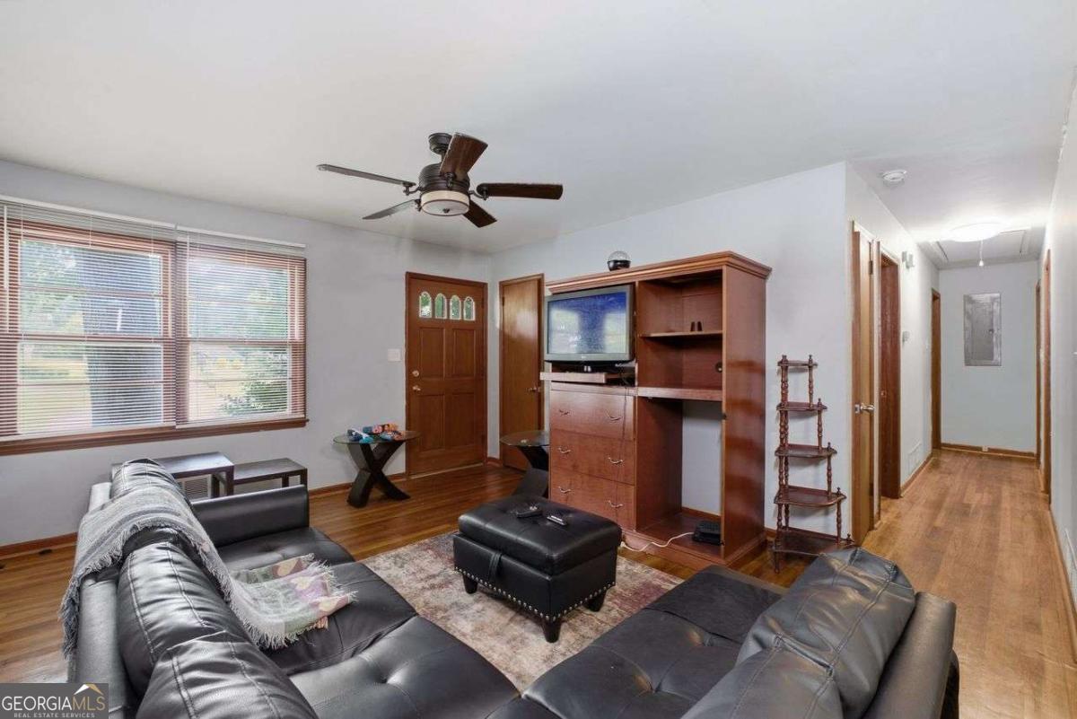 4642 Bartlett Road Property Photo 6