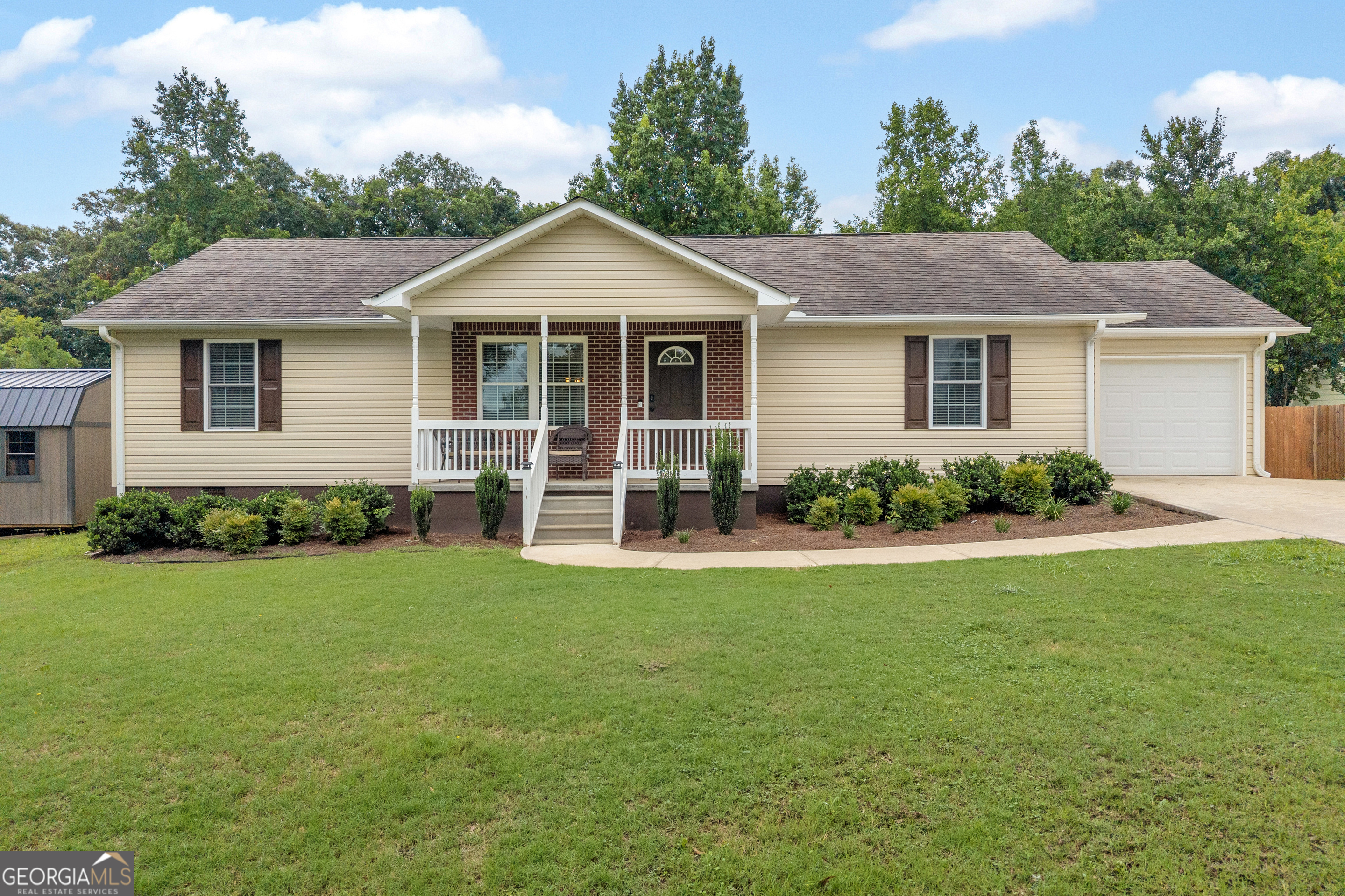 423 N Point Circle Property Photo 5