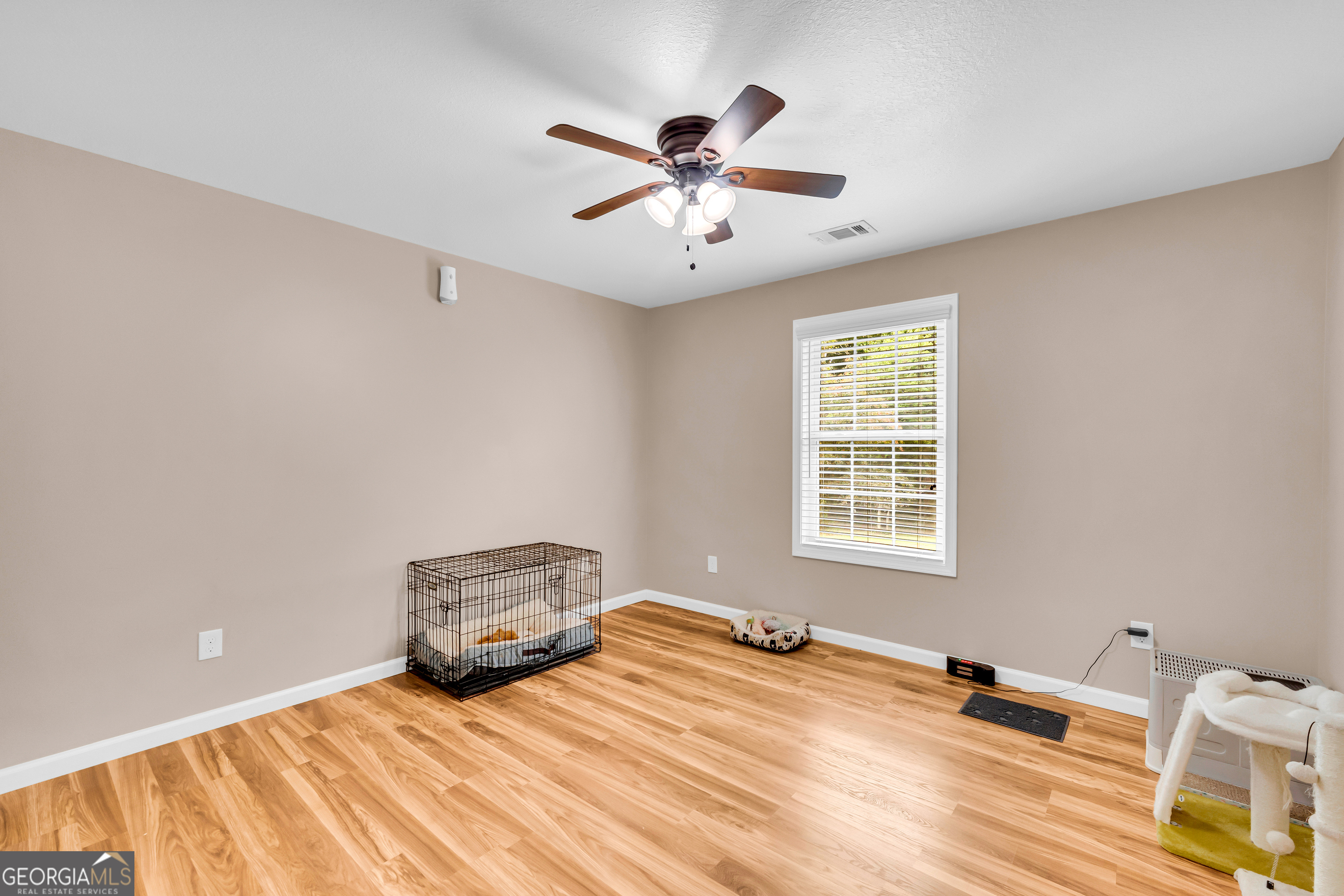 423 N Point Circle Property Photo 32