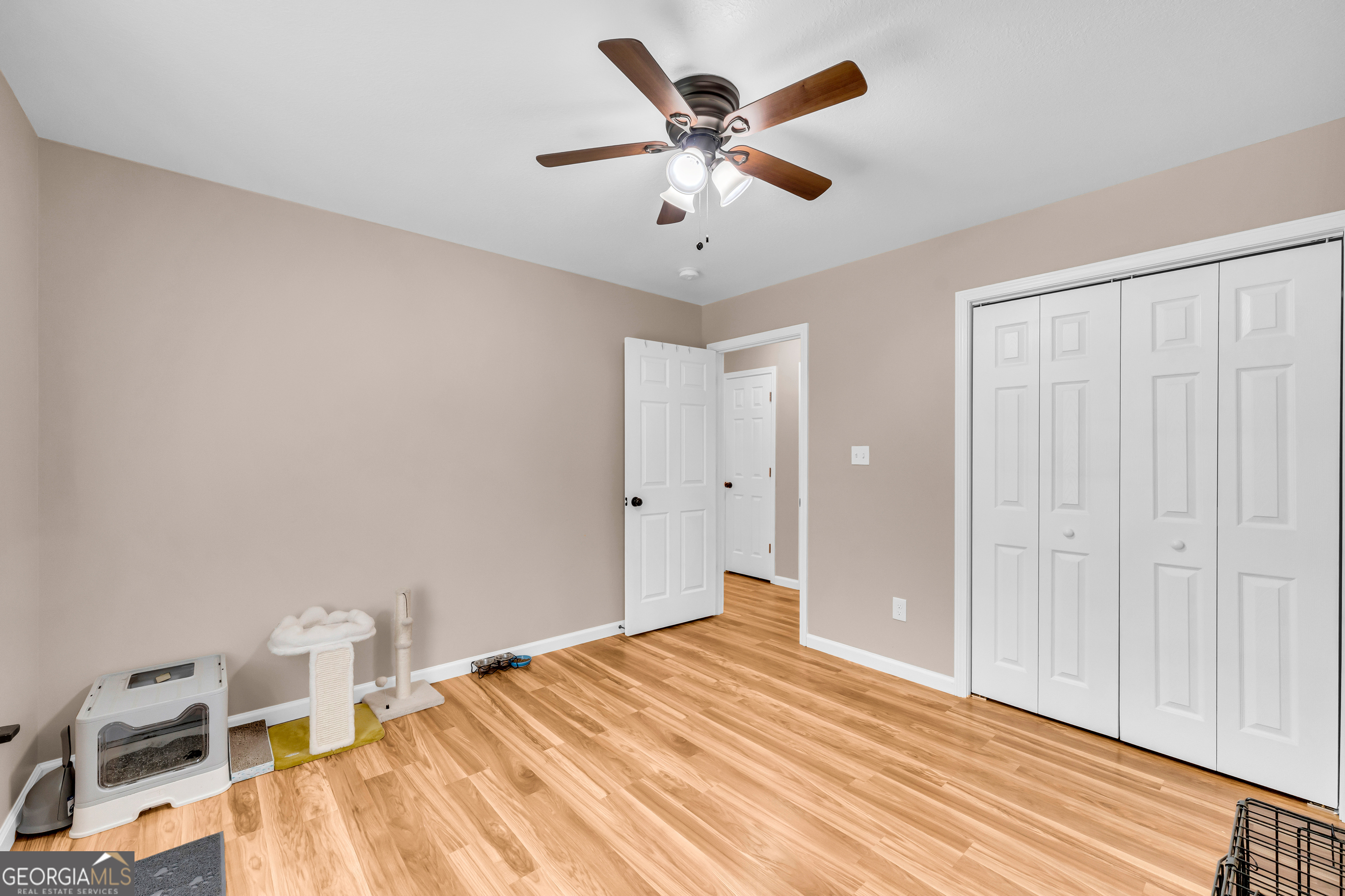 423 N Point Circle Property Photo 33