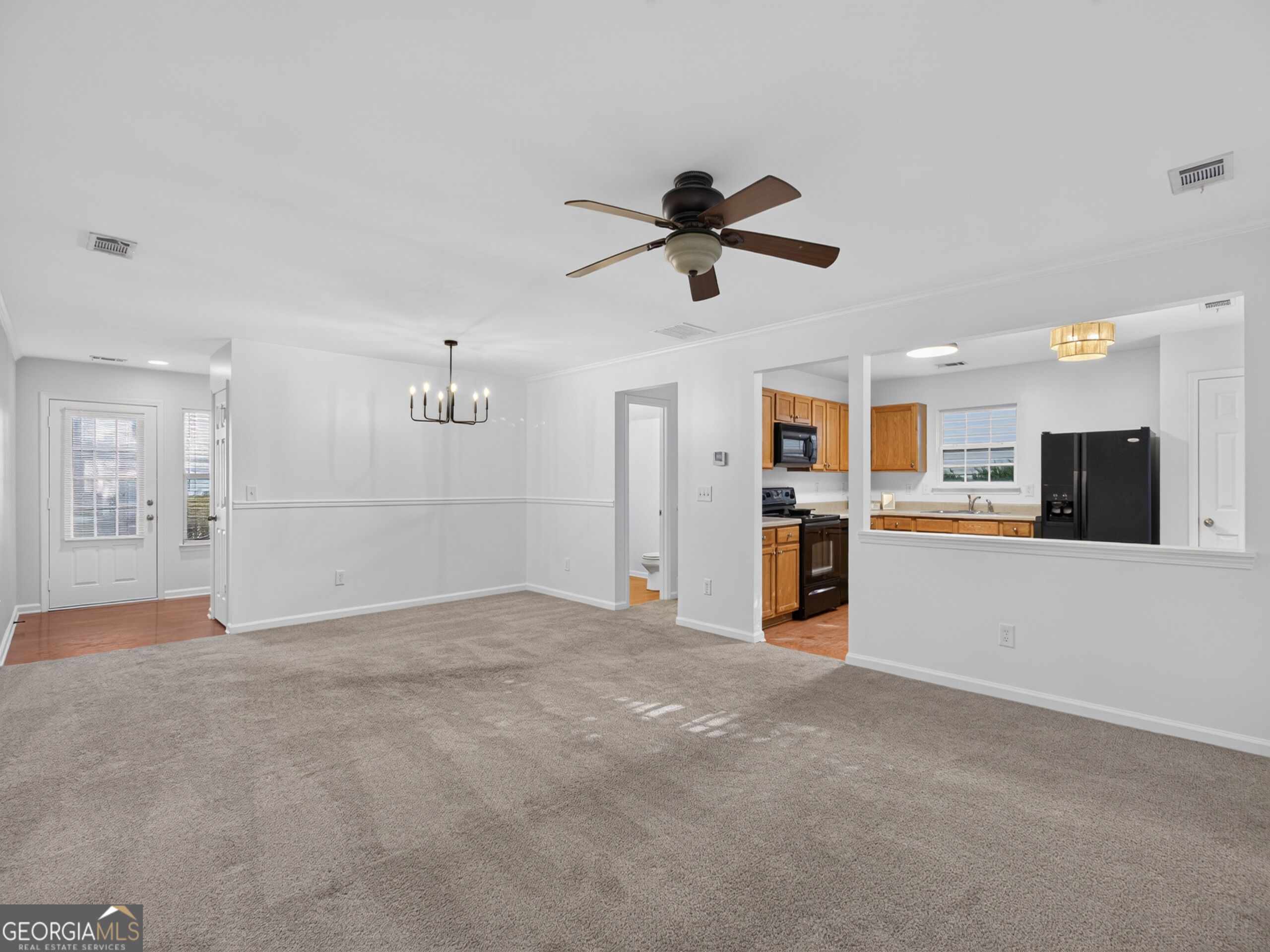 2820 Mayfair Drive Property Photo 6