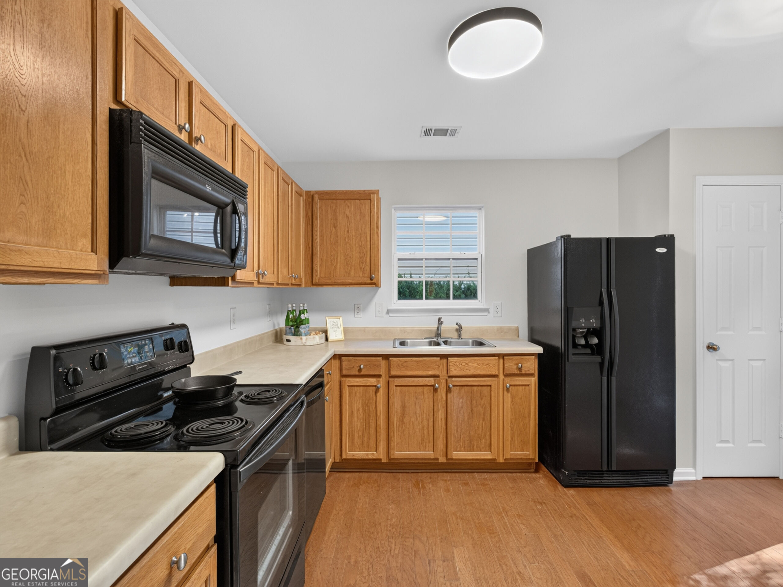 2820 Mayfair Drive Property Photo 13