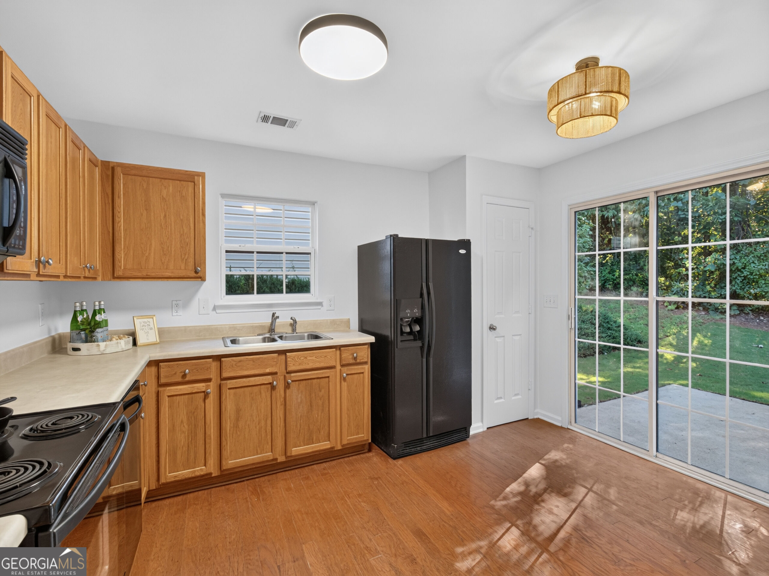 2820 Mayfair Drive Property Photo 15