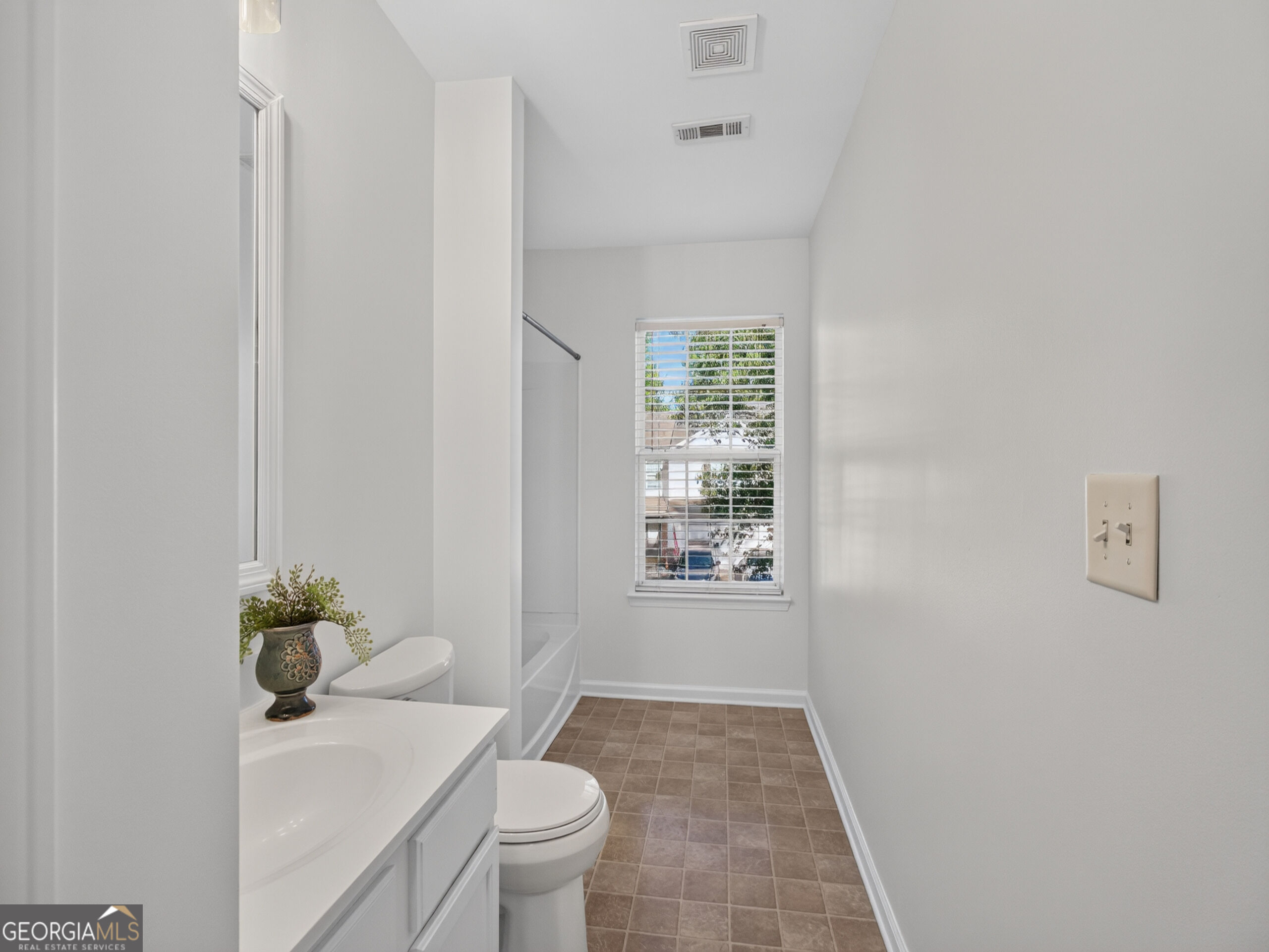 2820 Mayfair Drive Property Photo 35