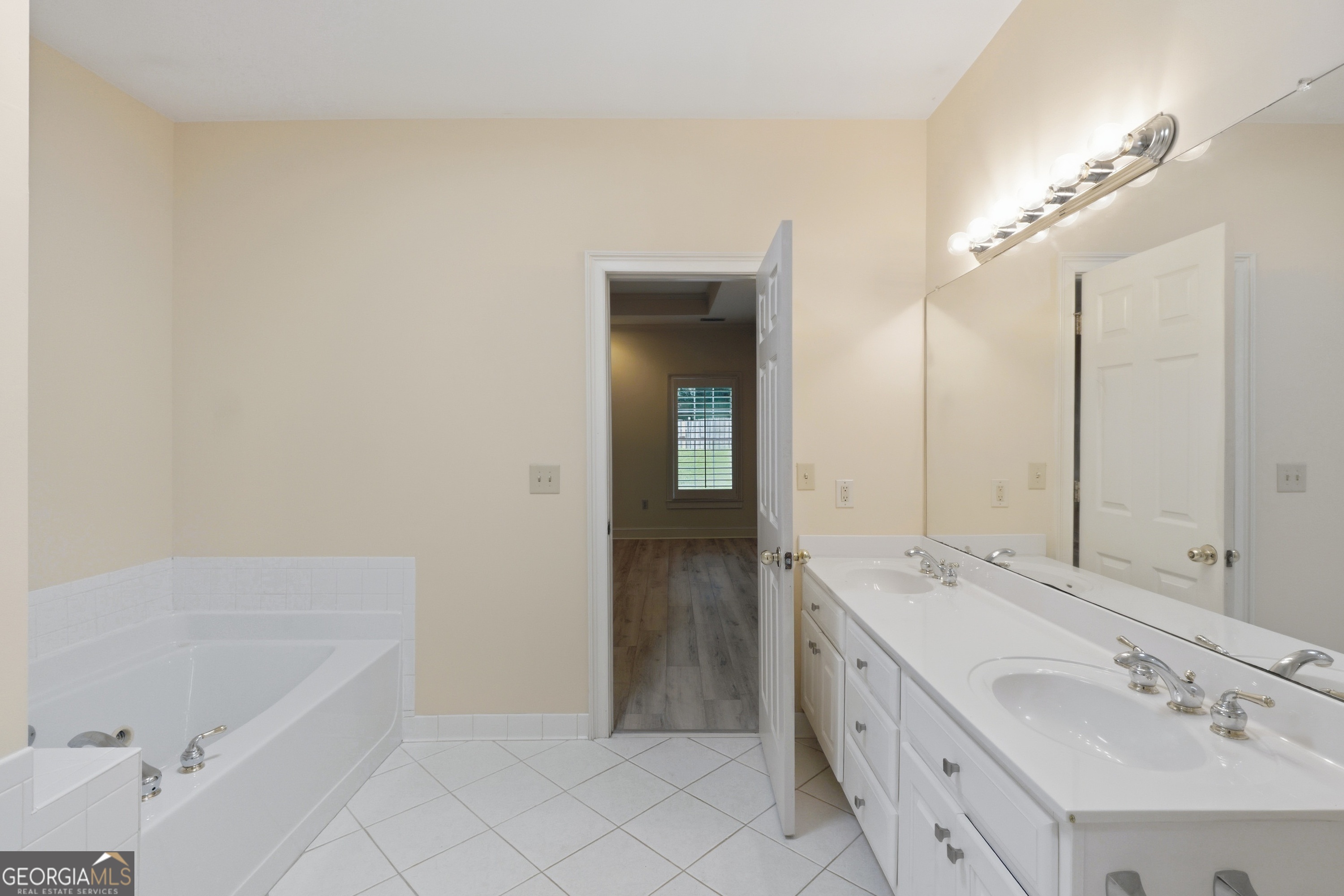 100 Clay Court Property Photo 19
