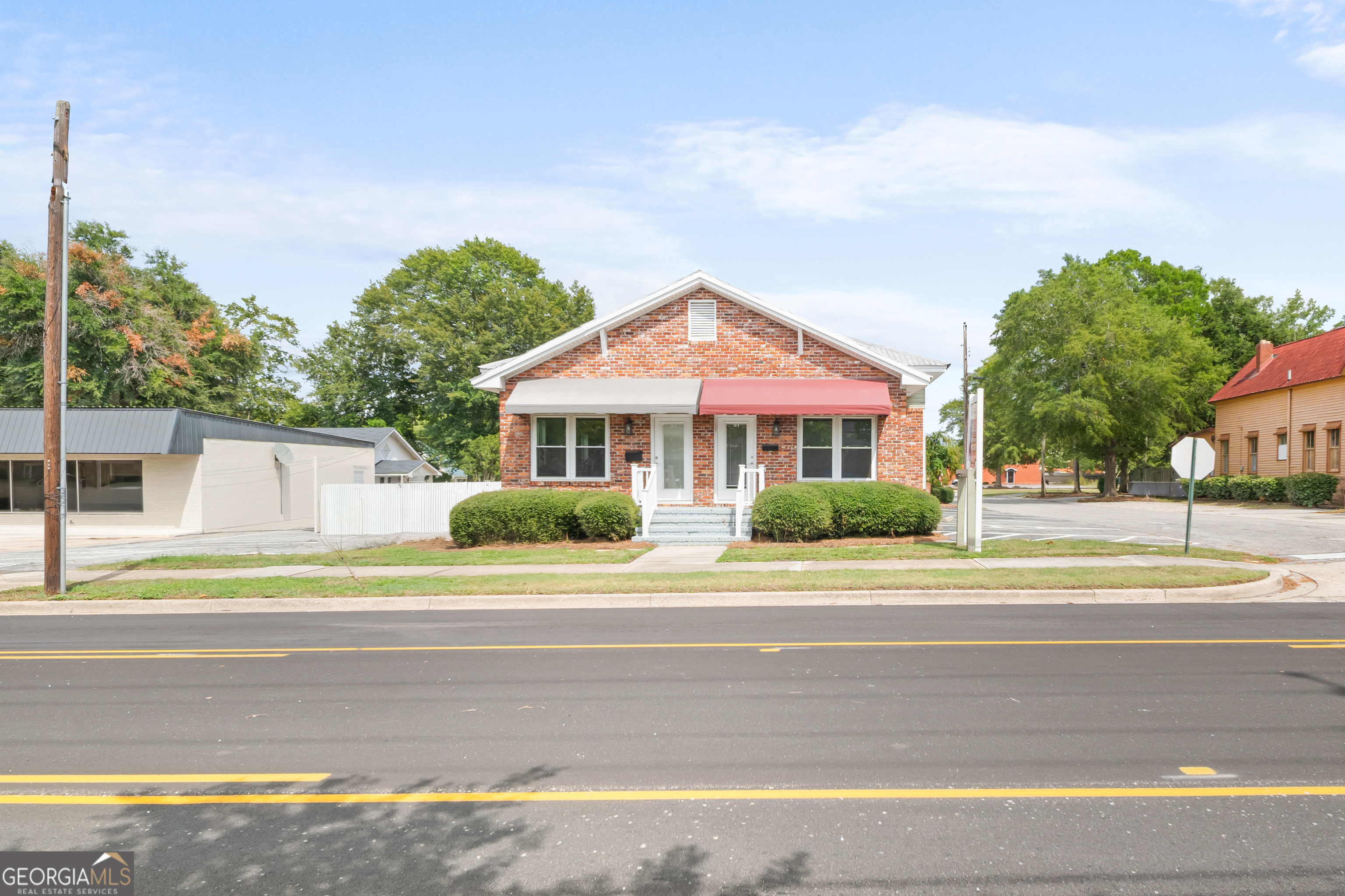 28 S Zetterower Avenue Property Photo 1