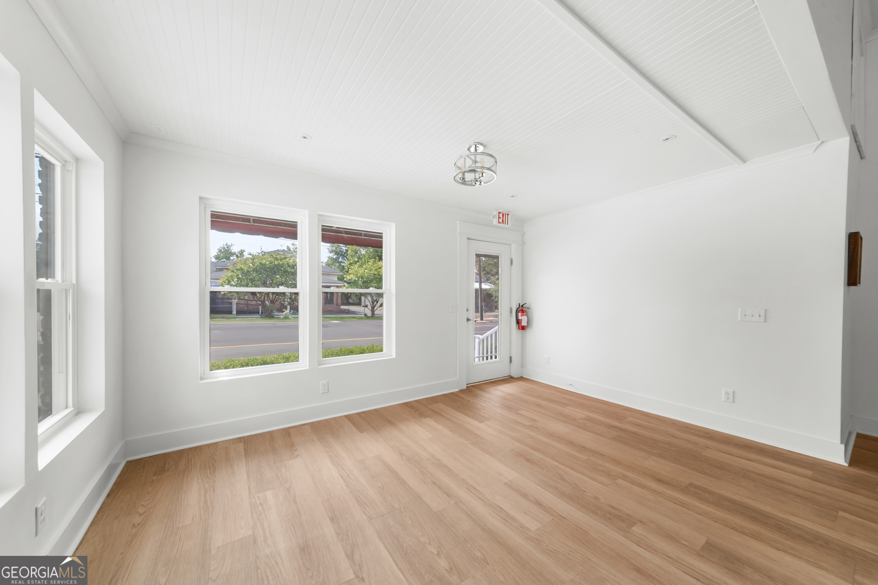 28 S Zetterower Avenue Property Photo 10