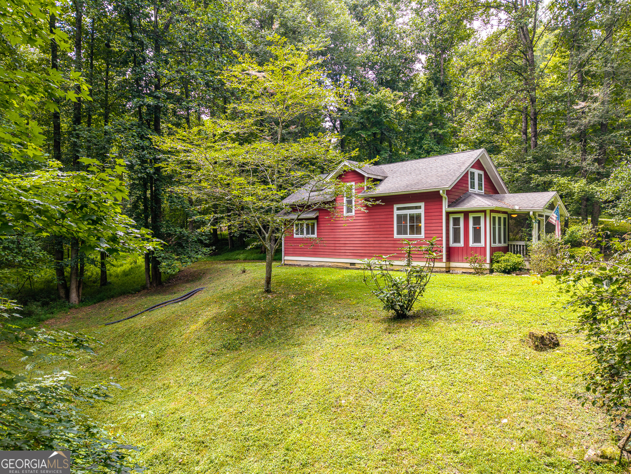 120 Shenendoa Drive Property Photo 2