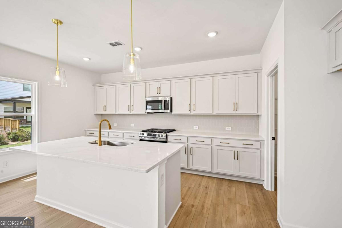 105 Candler Trace Property Photo 9