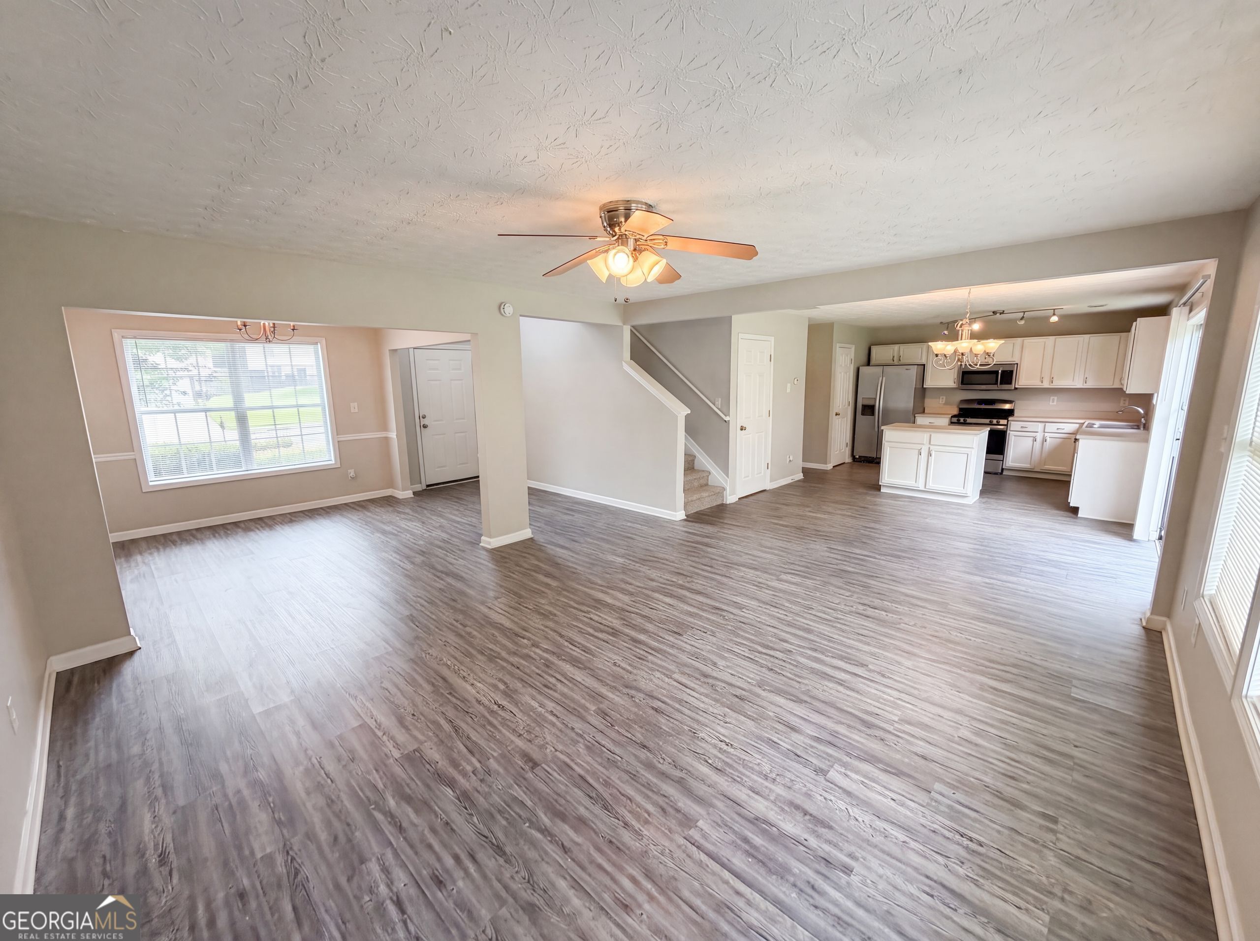 4636 Pine Acre Circle Property Photo 3