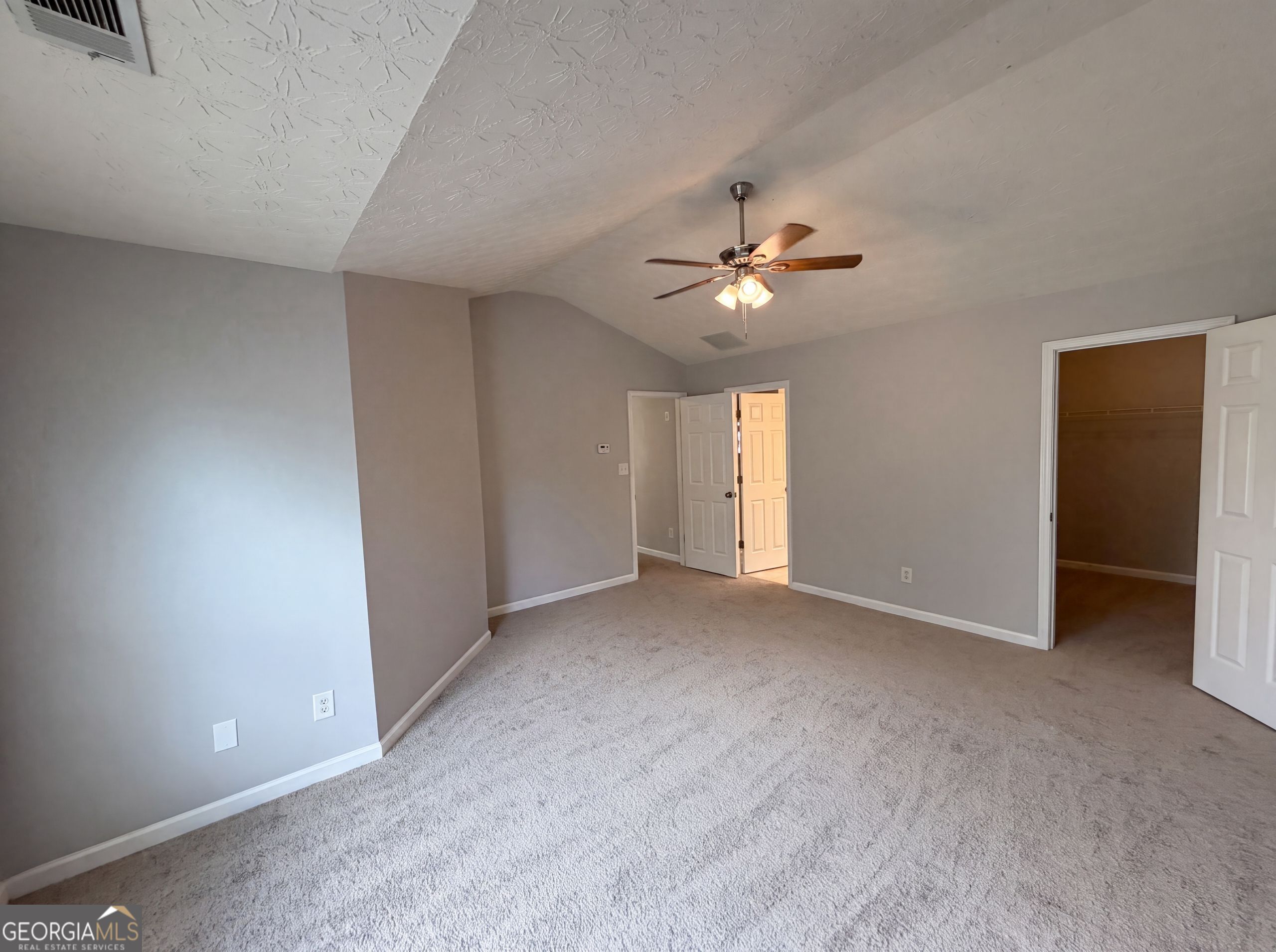 4636 Pine Acre Circle Property Photo 4