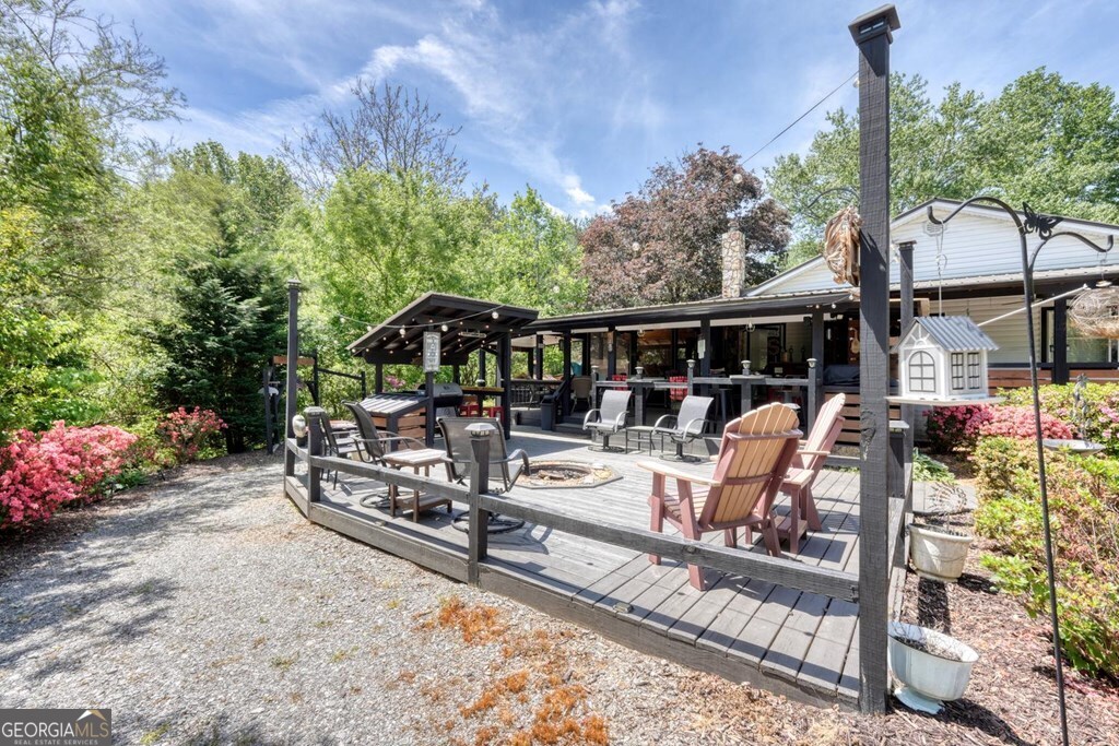 710 Town Mountain Road Property Photo 1