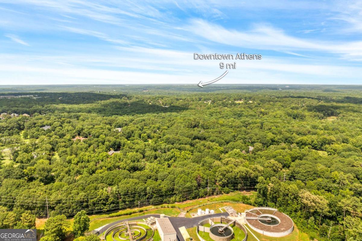 1240 Summit Drive Property Photo 15