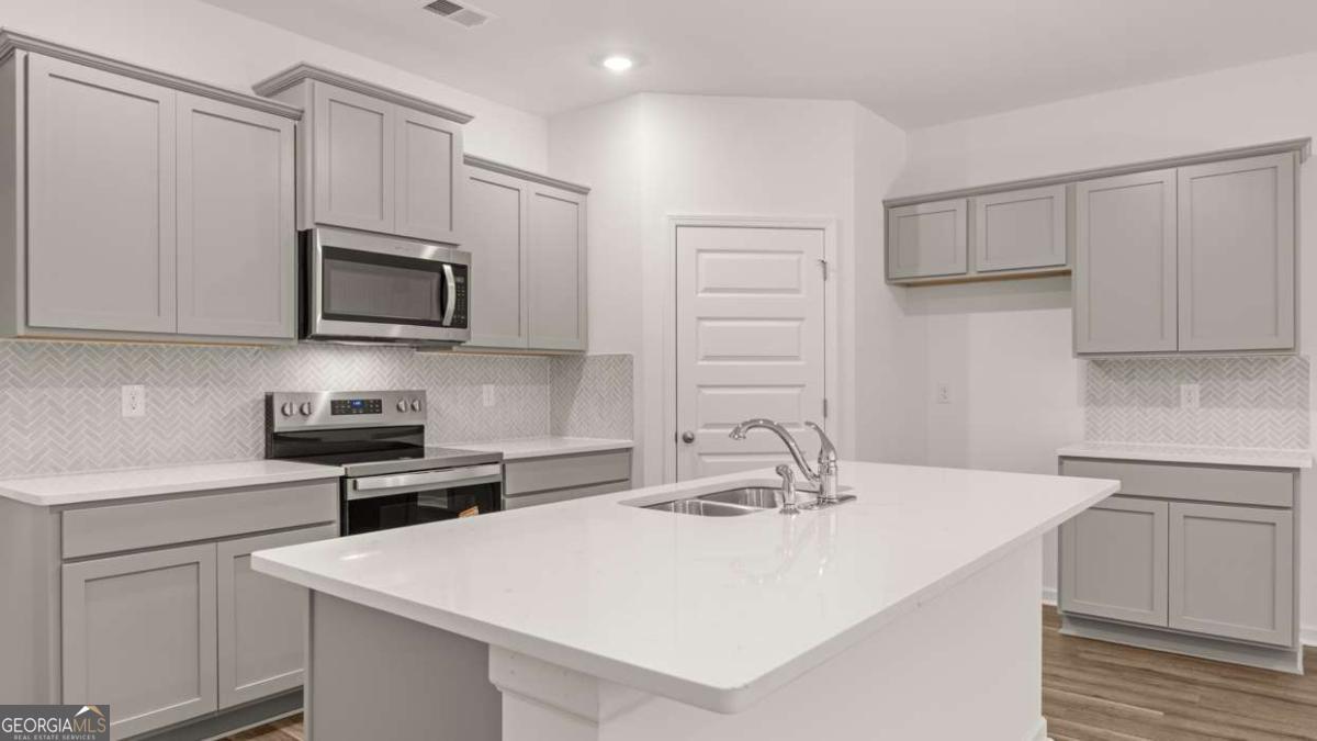 105 Montgomery Drive Property Photo 3