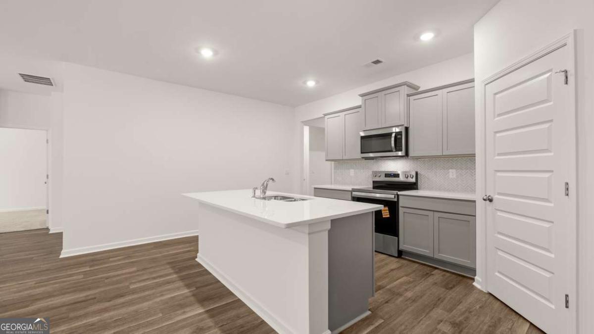 105 Montgomery Drive Property Photo 4