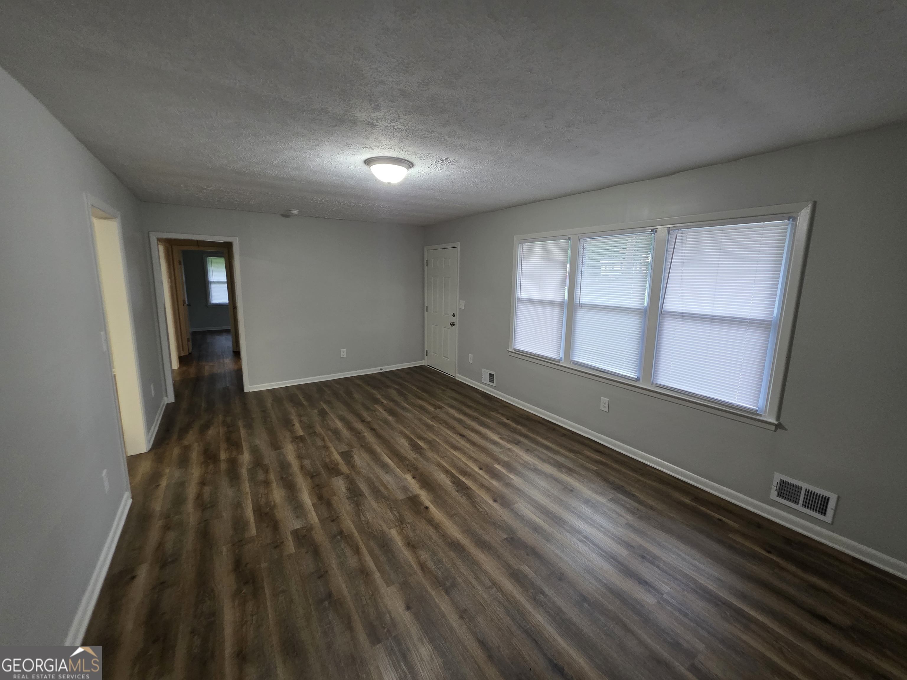 1214 S Broad Street Property Photo 4
