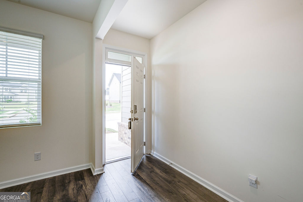 206 Aster Avenue Property Photo 3