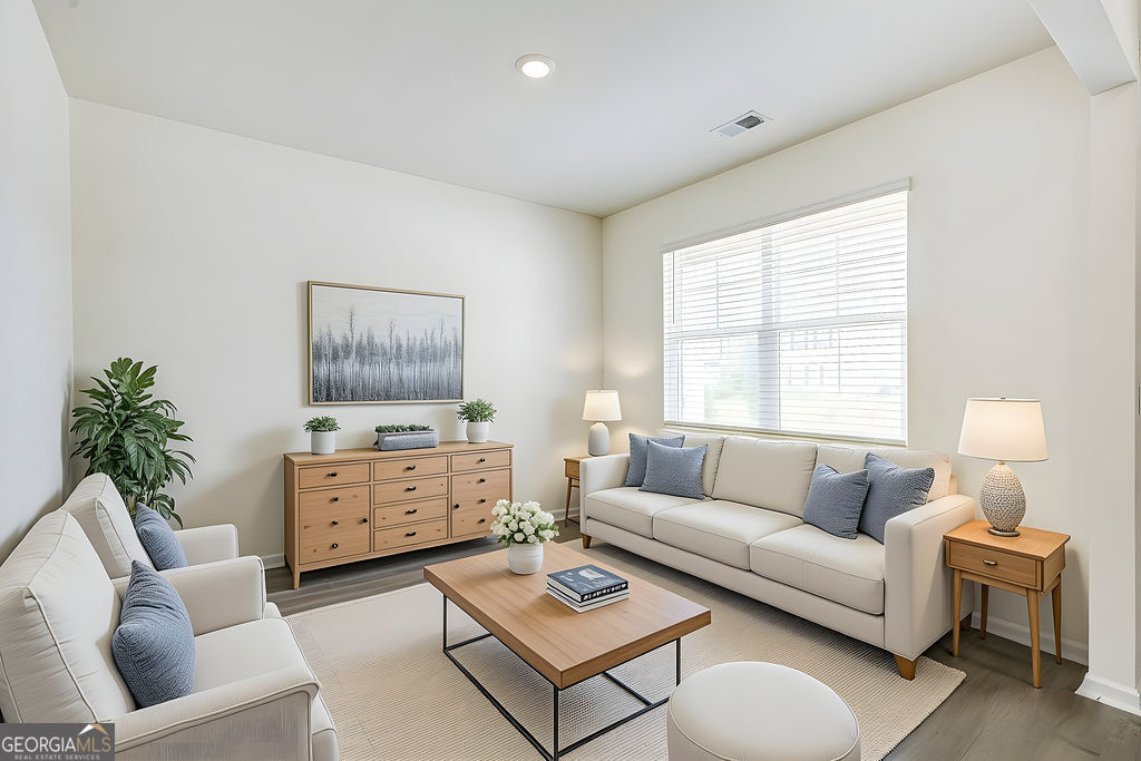 206 Aster Avenue Property Photo 4