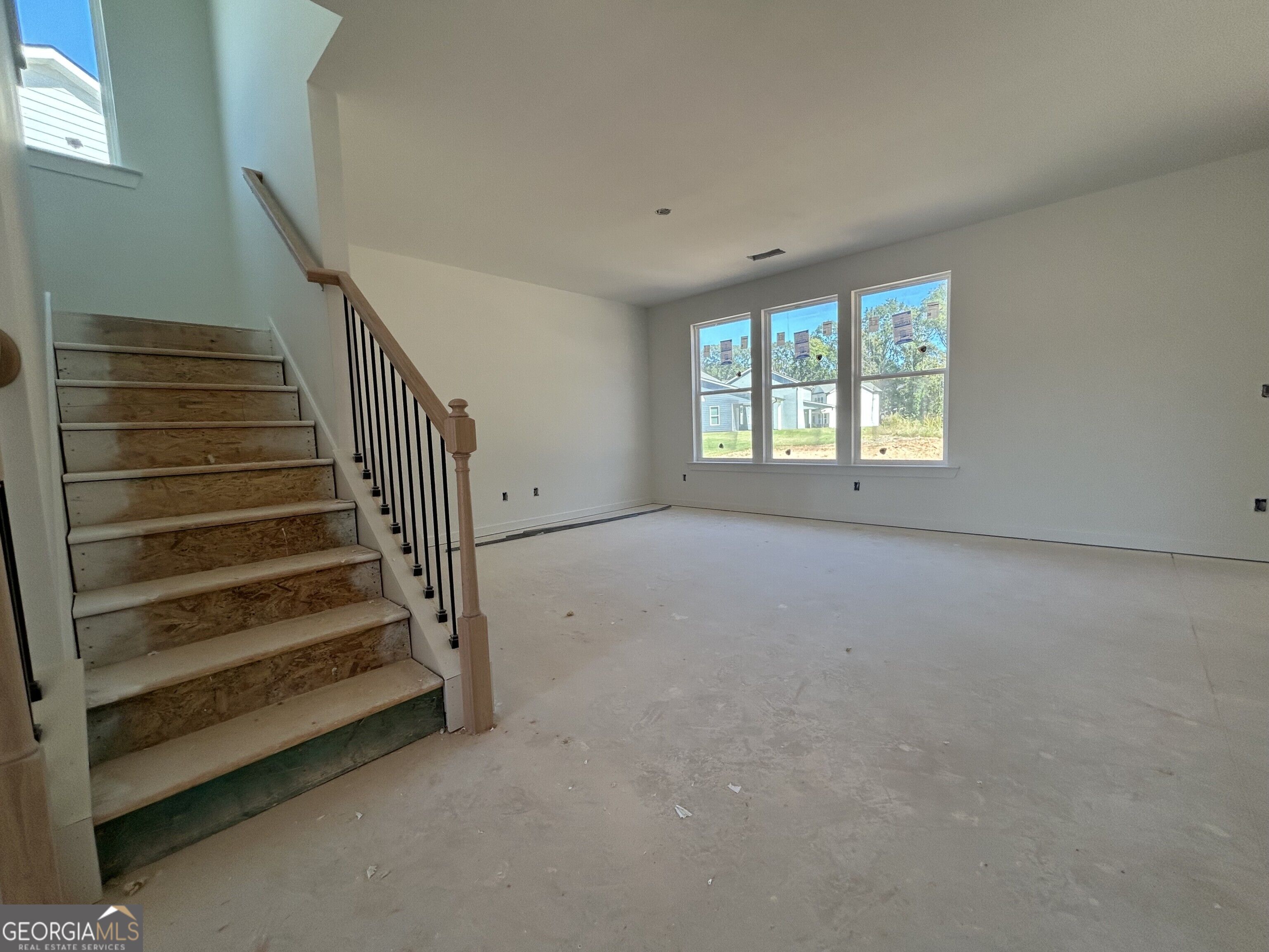 210 Ruby Robin Drive Property Photo 4