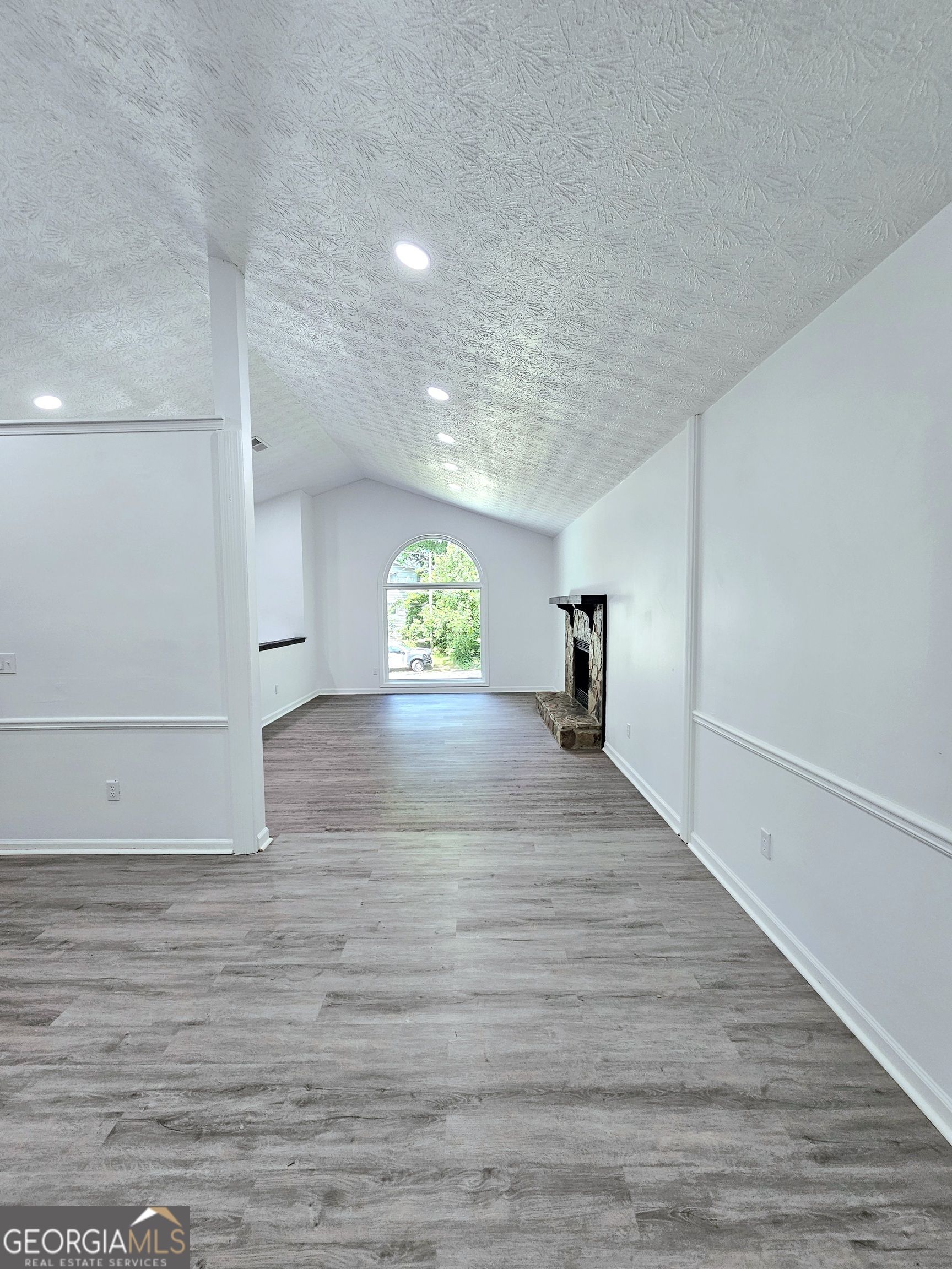 8399 Lake Drive Property Photo 6