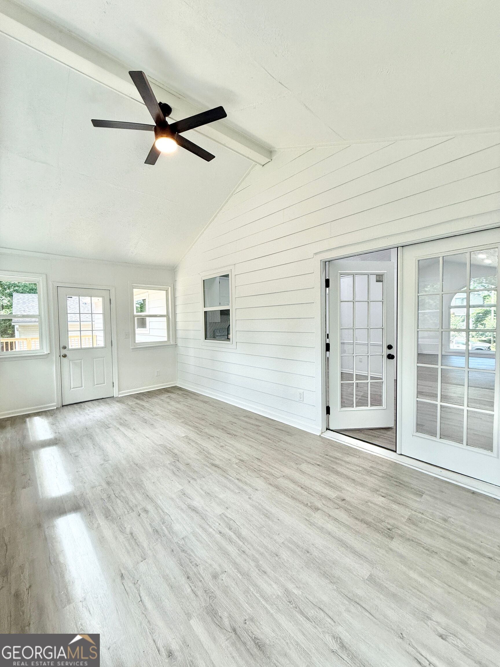 8399 Lake Drive Property Photo 13