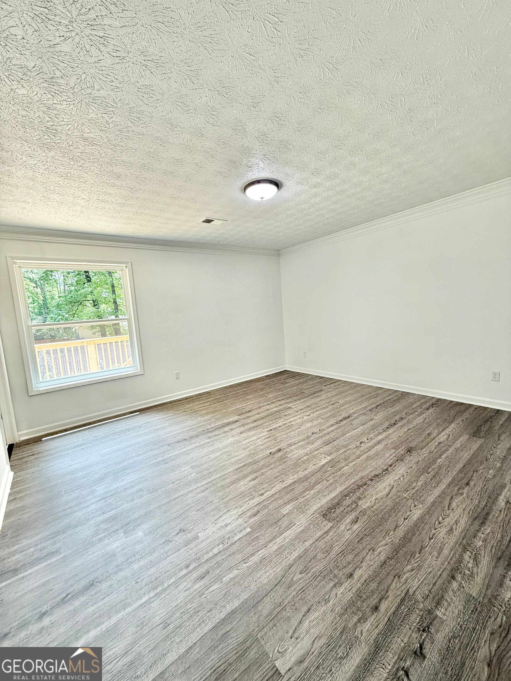 8399 Lake Drive Property Photo 15
