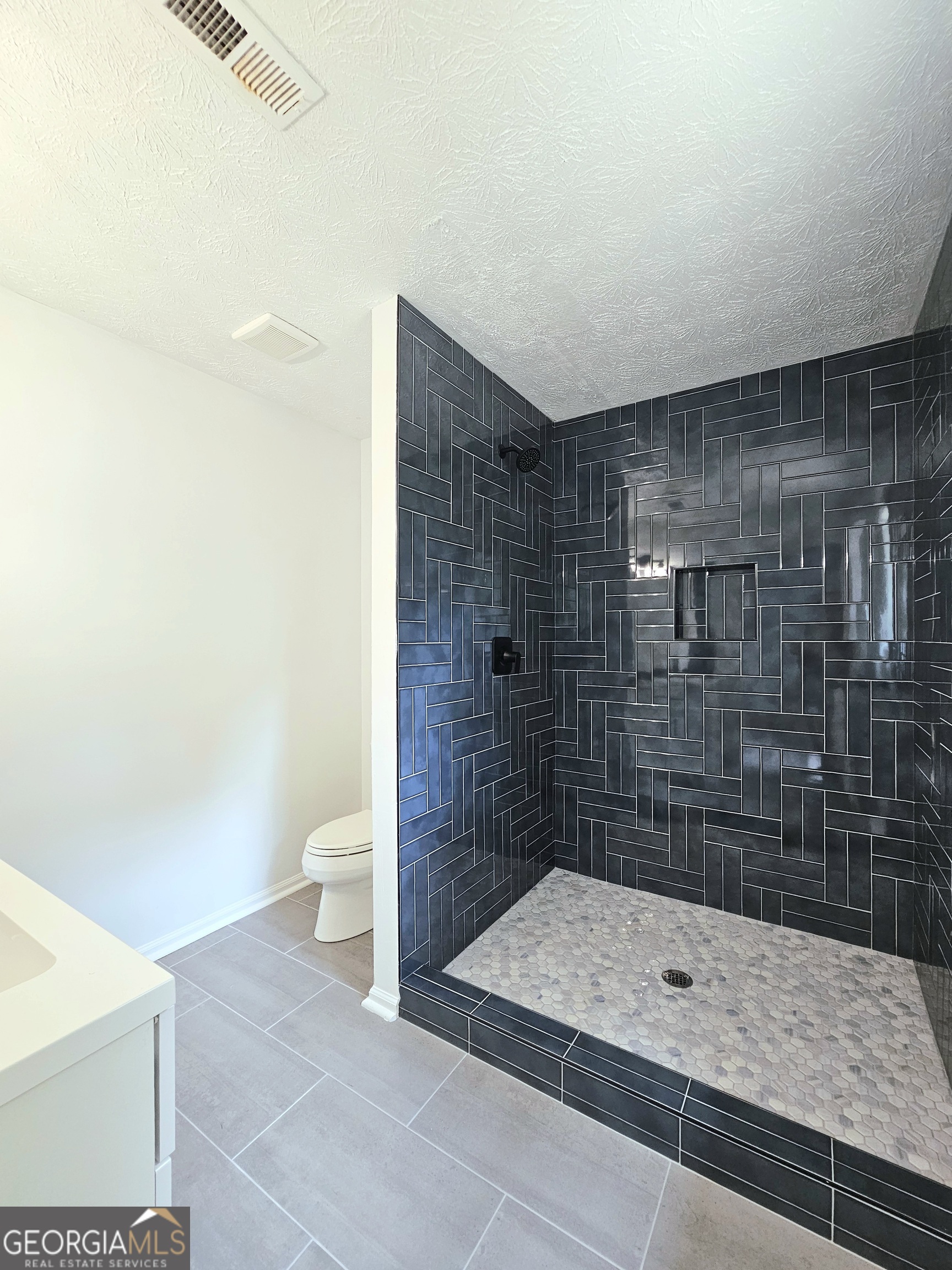 8399 Lake Drive Property Photo 17