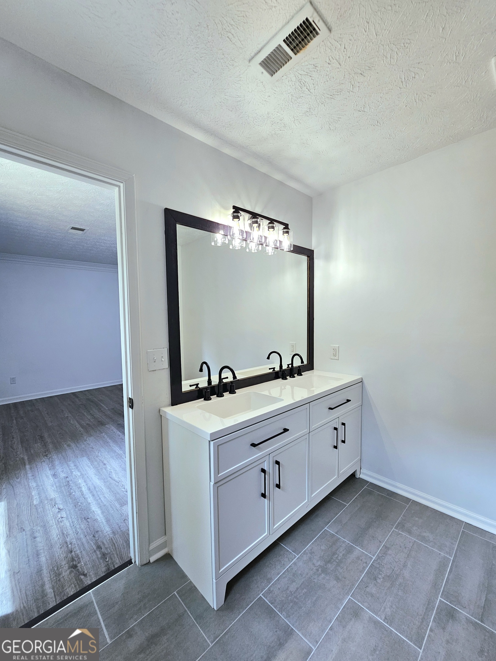 8399 Lake Drive Property Photo 18