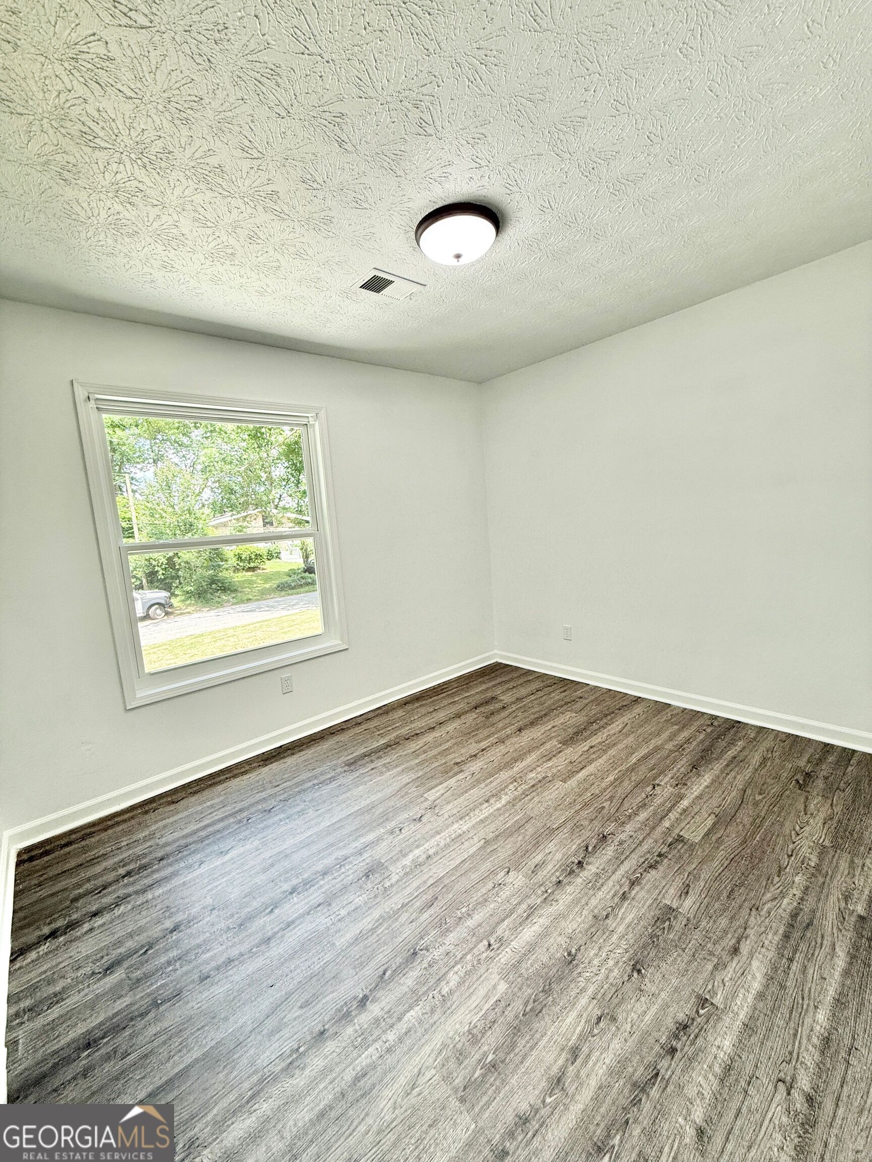 8399 Lake Drive Property Photo 20
