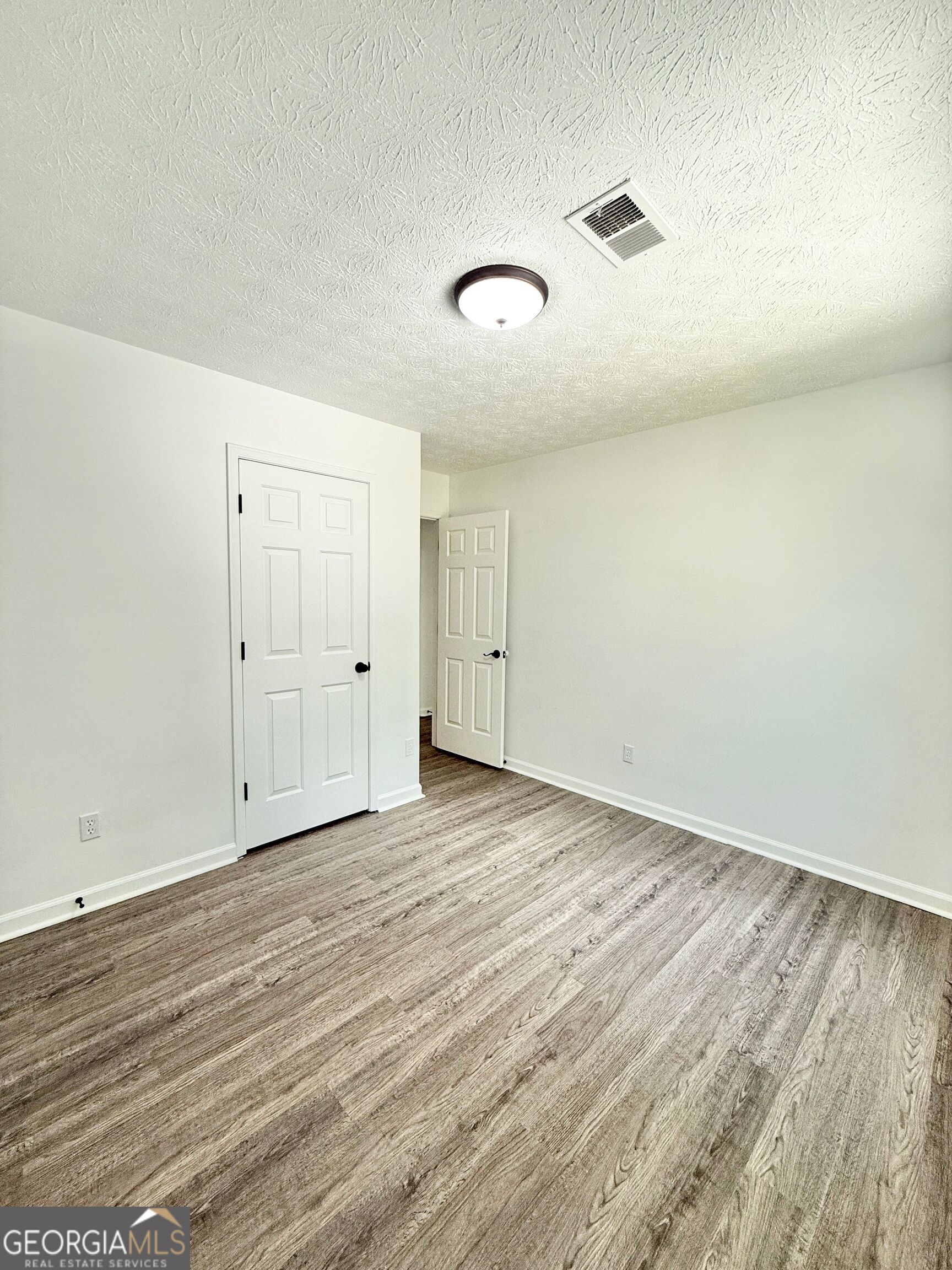 8399 Lake Drive Property Photo 21