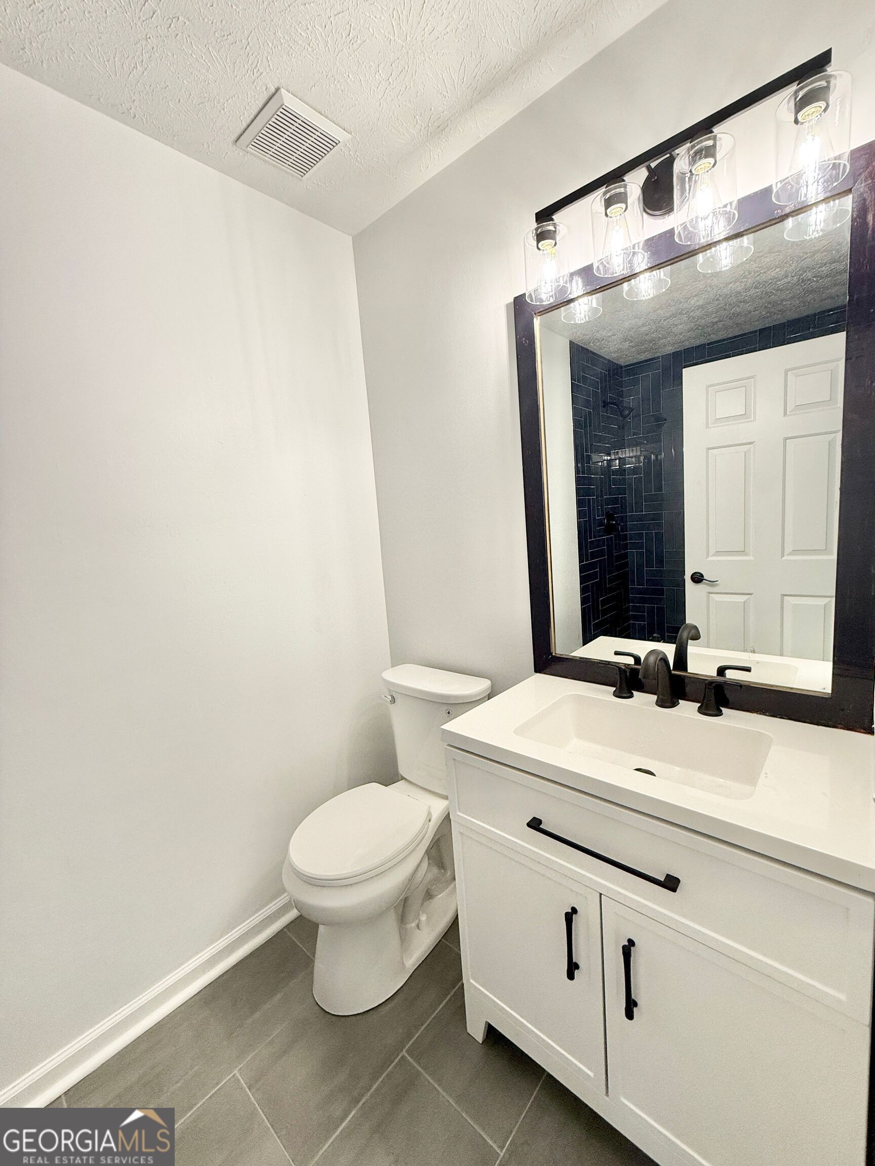 8399 Lake Drive Property Photo 24