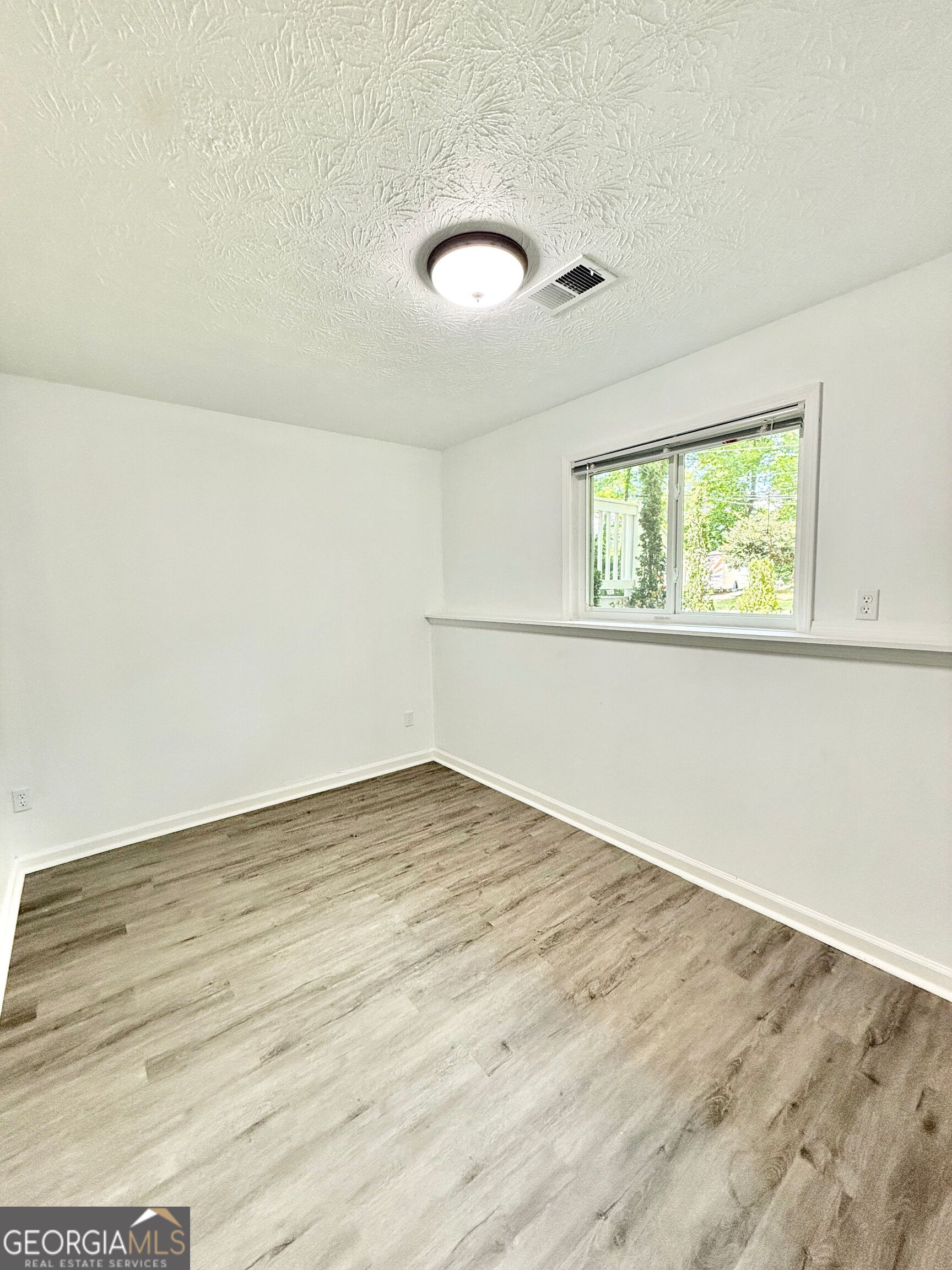 8399 Lake Drive Property Photo 29