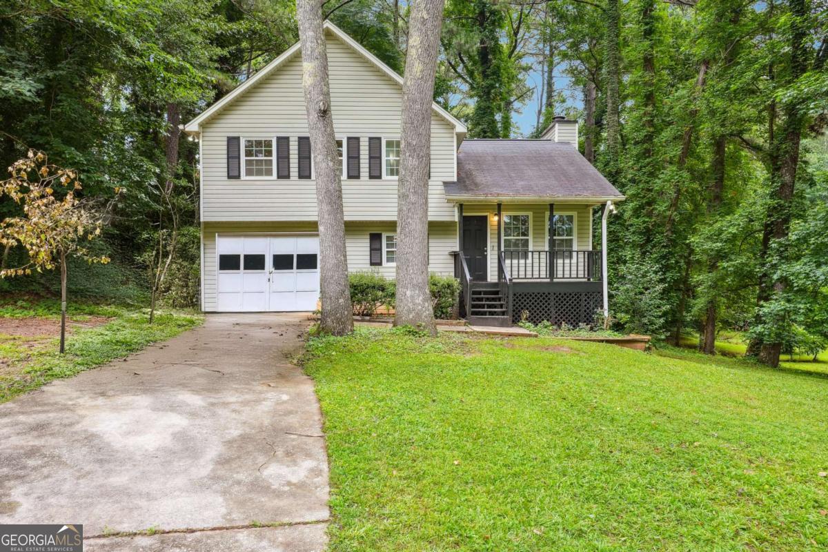 8298 Blackfoot Trail Property Photo 1