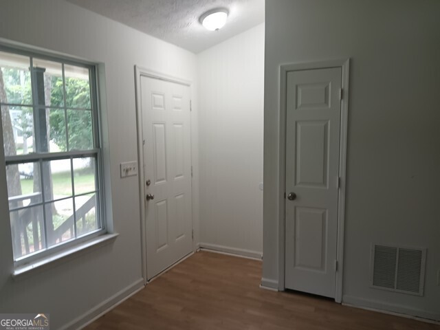 8298 Blackfoot Trail Property Photo 4