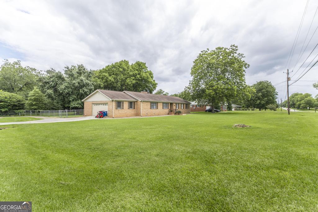 3708 Jones Road Property Photo 5