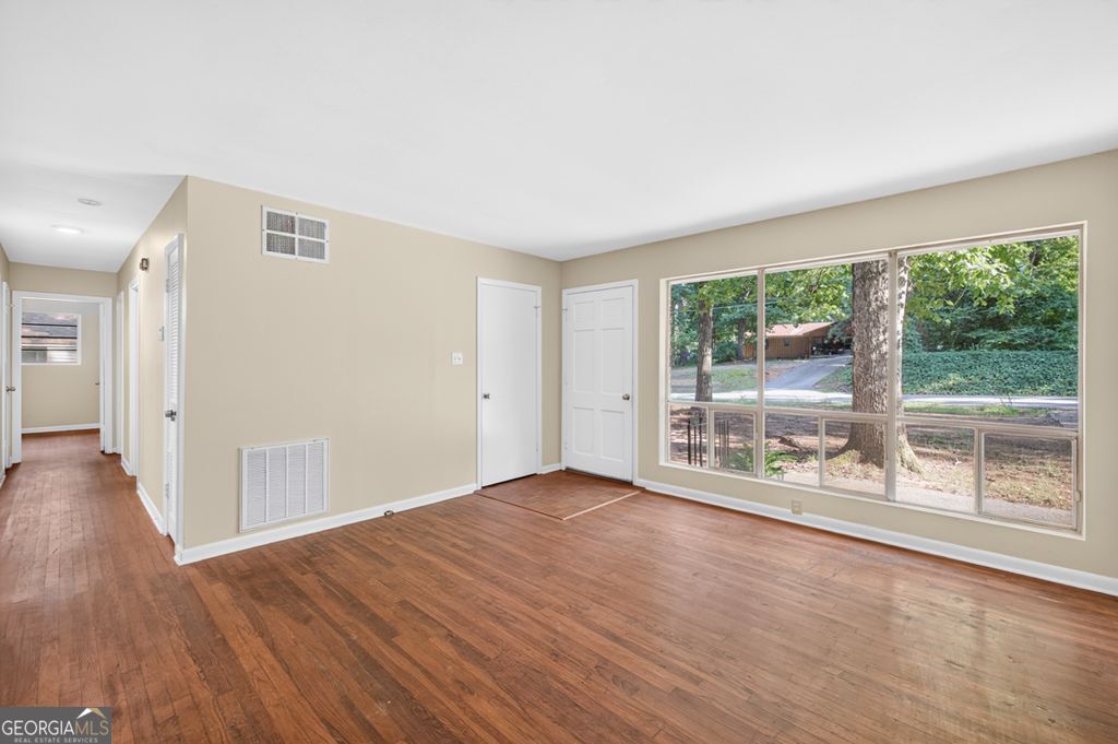 610 Vincent Drive Property Photo 6