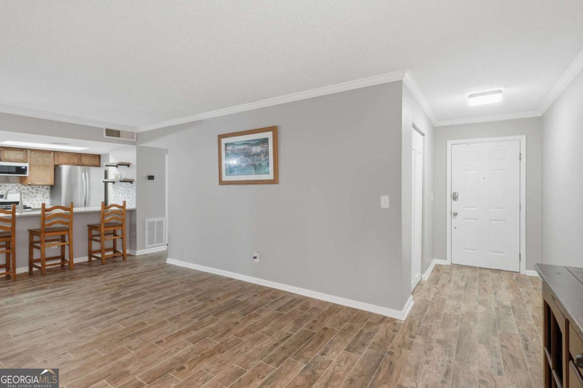 3073 Westwood Way Property Photo 5