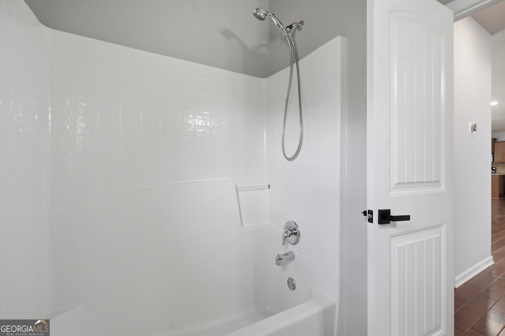 810 Springs Crest Drive Property Photo 13