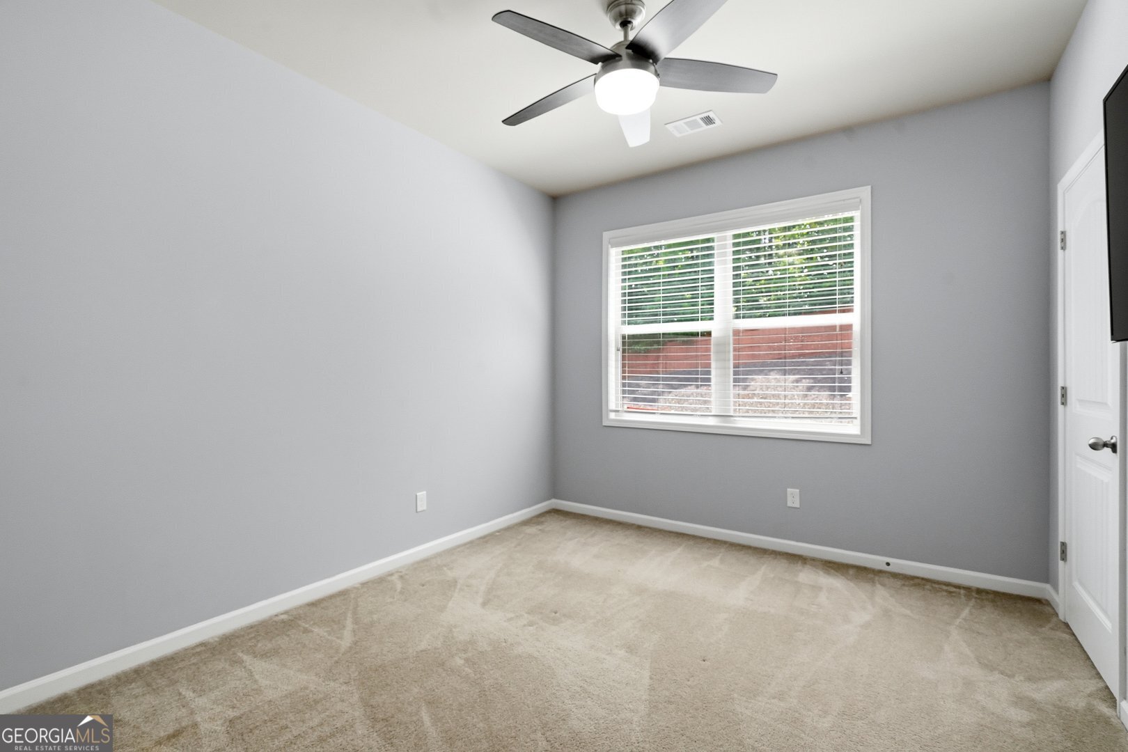810 Springs Crest Drive Property Photo 14
