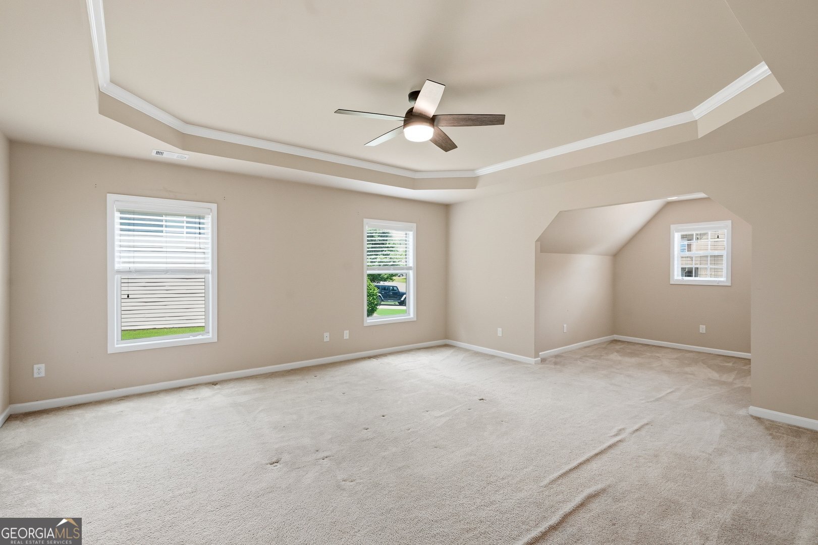 810 Springs Crest Drive Property Photo 16