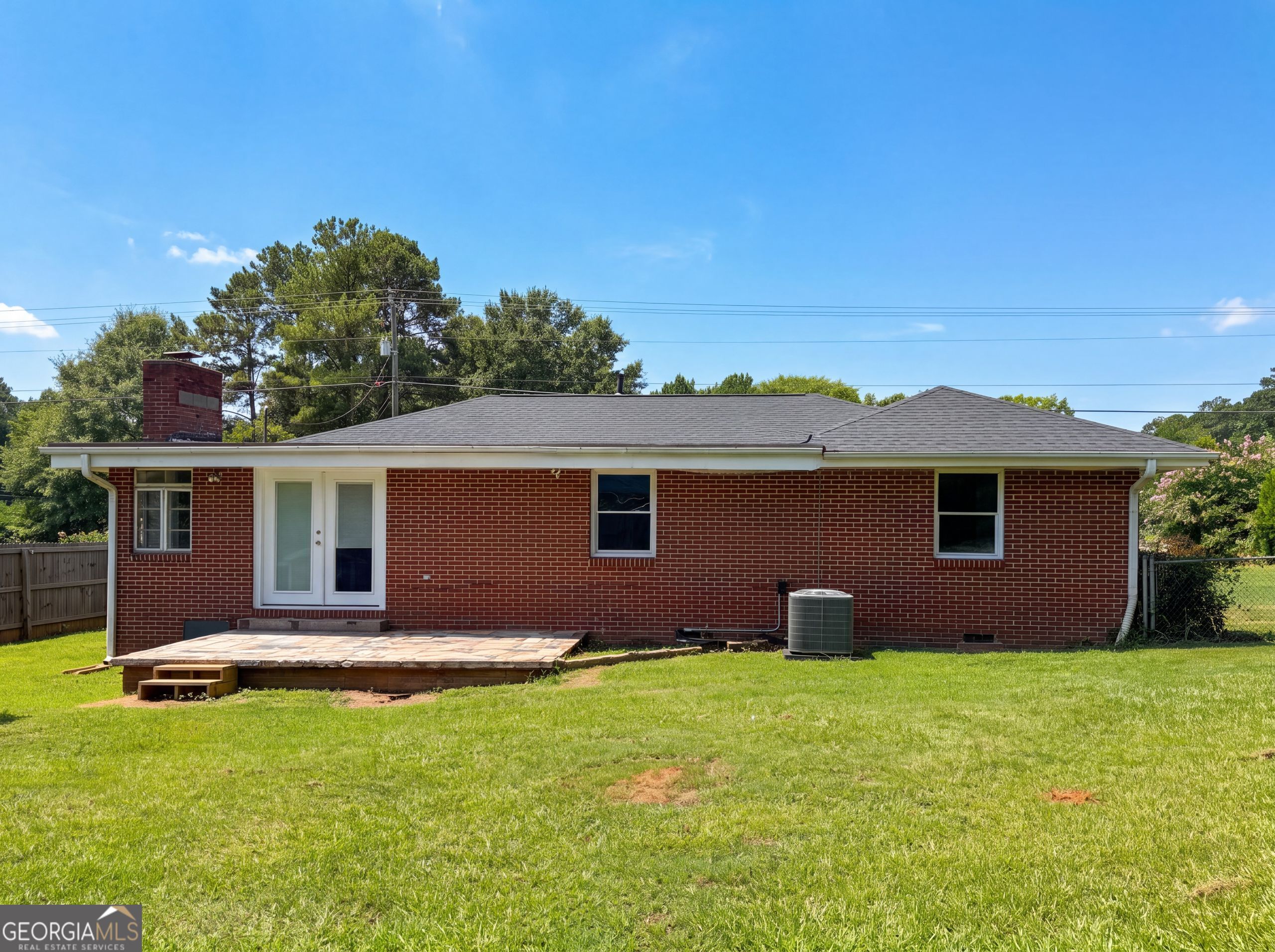 5656 Salem Road Property Photo 5