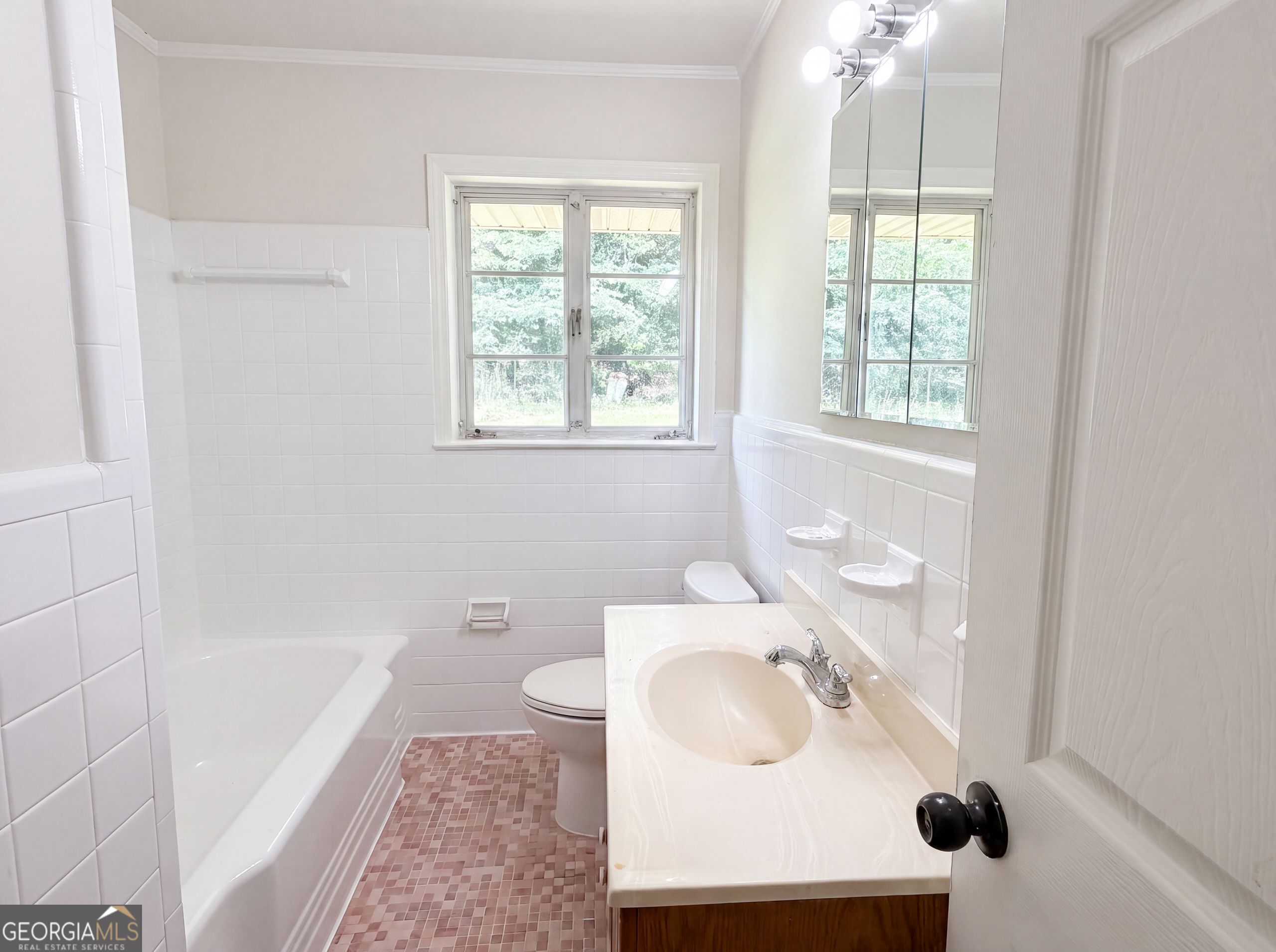 5656 Salem Road Property Photo 15