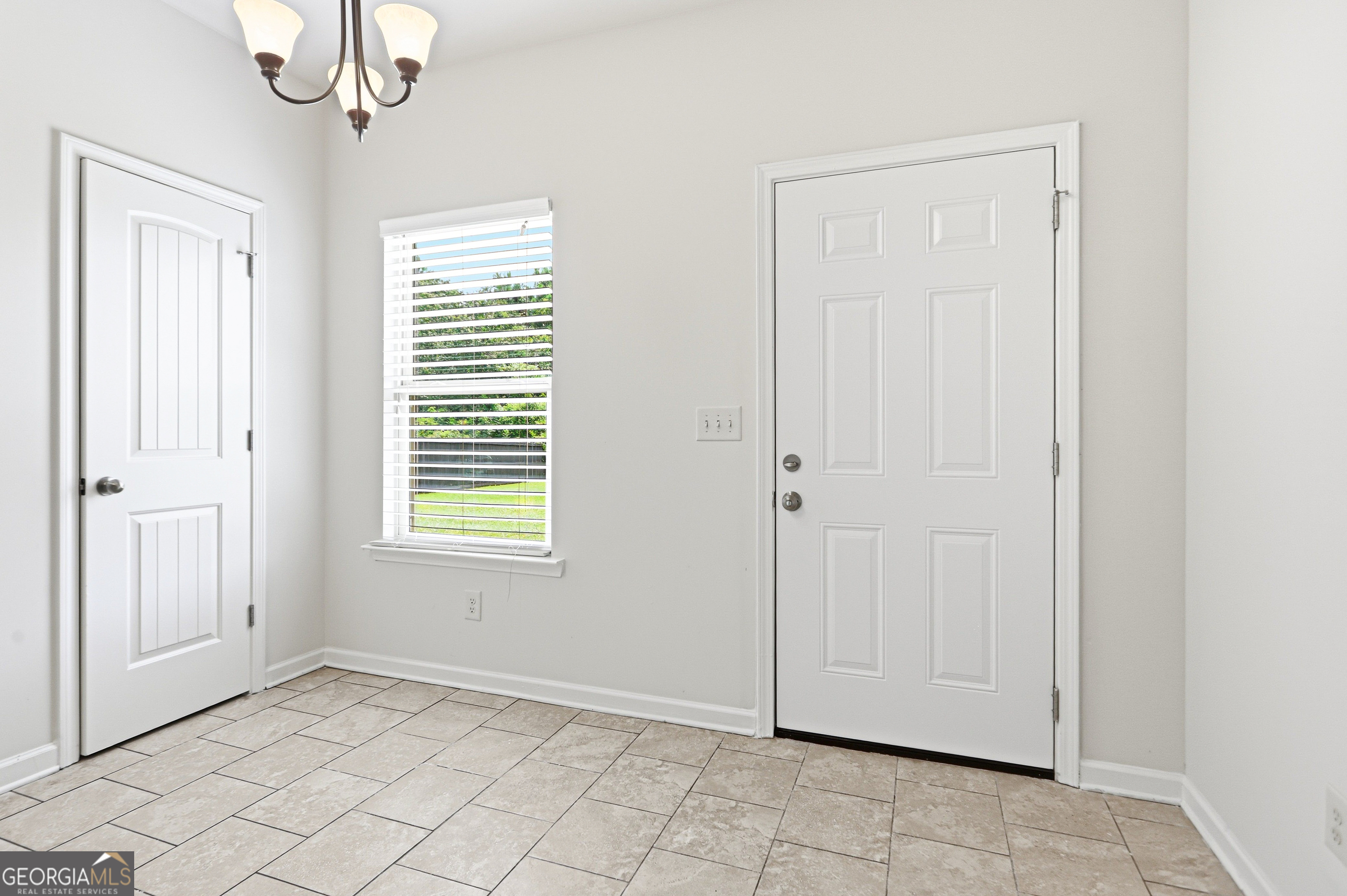 77 Hamil Court Nw Property Photo 7