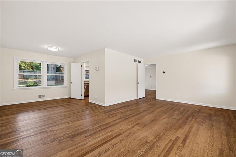1089 Chatsworth Drive Property Photo 6